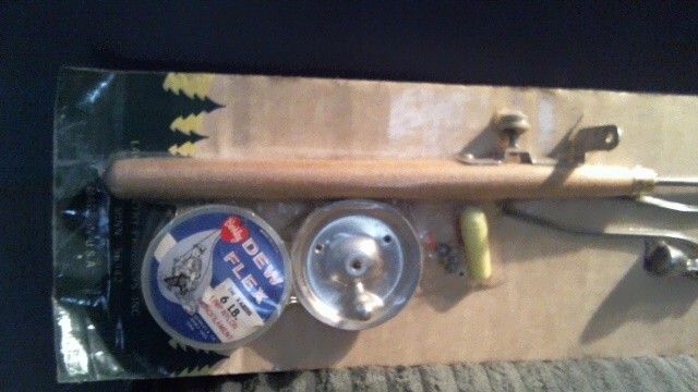 VINTAGE LAKCO COMPLETE ICE FISHING KIT – ROD JIG BELL HOLDER LINE BOBBER – #1