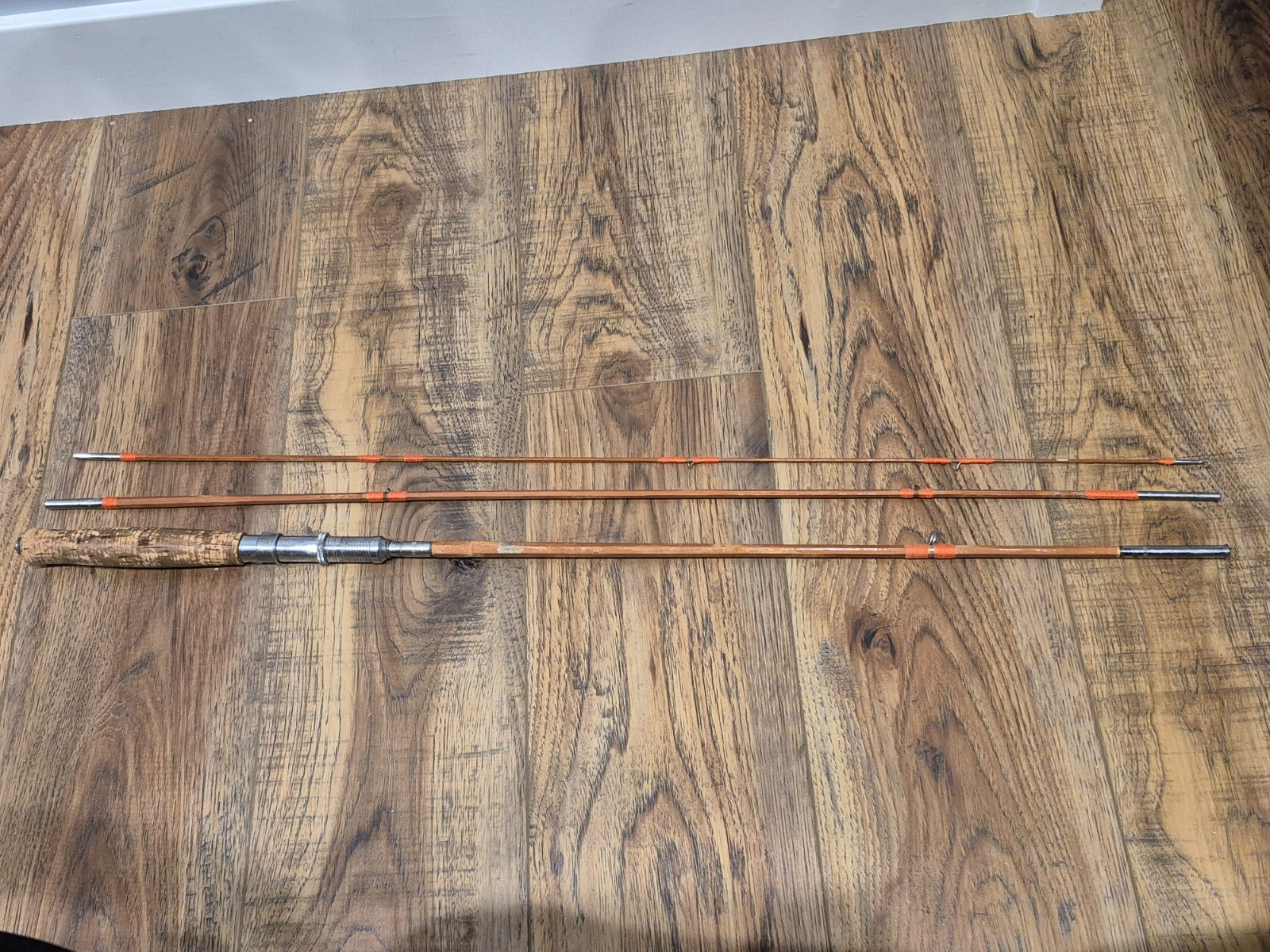 VINTAGE 3 PIECE BAMBOO FLY ROD 8 1/2 FEET