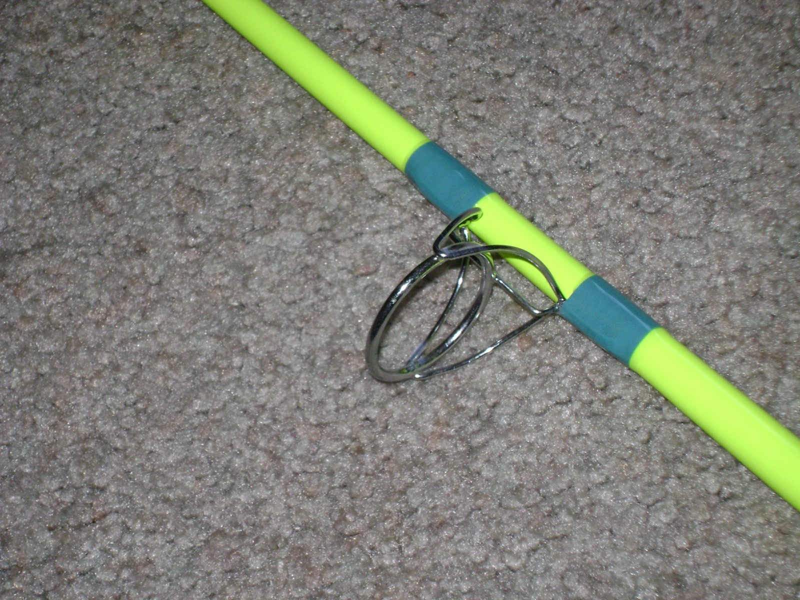 GLOW ROD MEAT HUNTER FLEX 10′ HVY SPINNING -GLOWS LEMON UNDER BLACKLIGHT !
