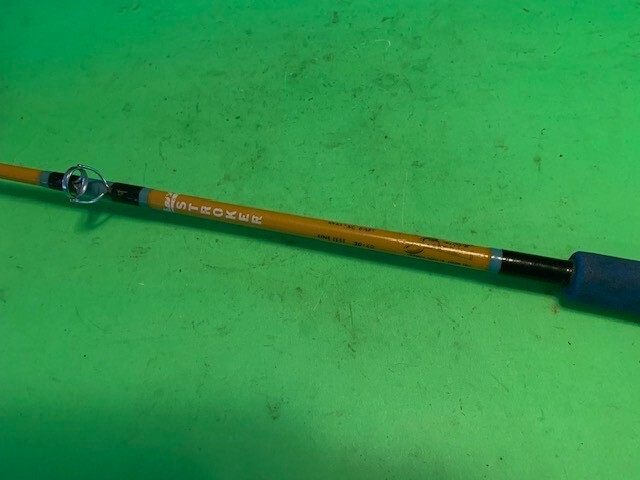 VINTAGE GOLDEN SABRE STROKER 6 FOOT 6 INCH 20 TO 50 POUND RATED FISHING ROD