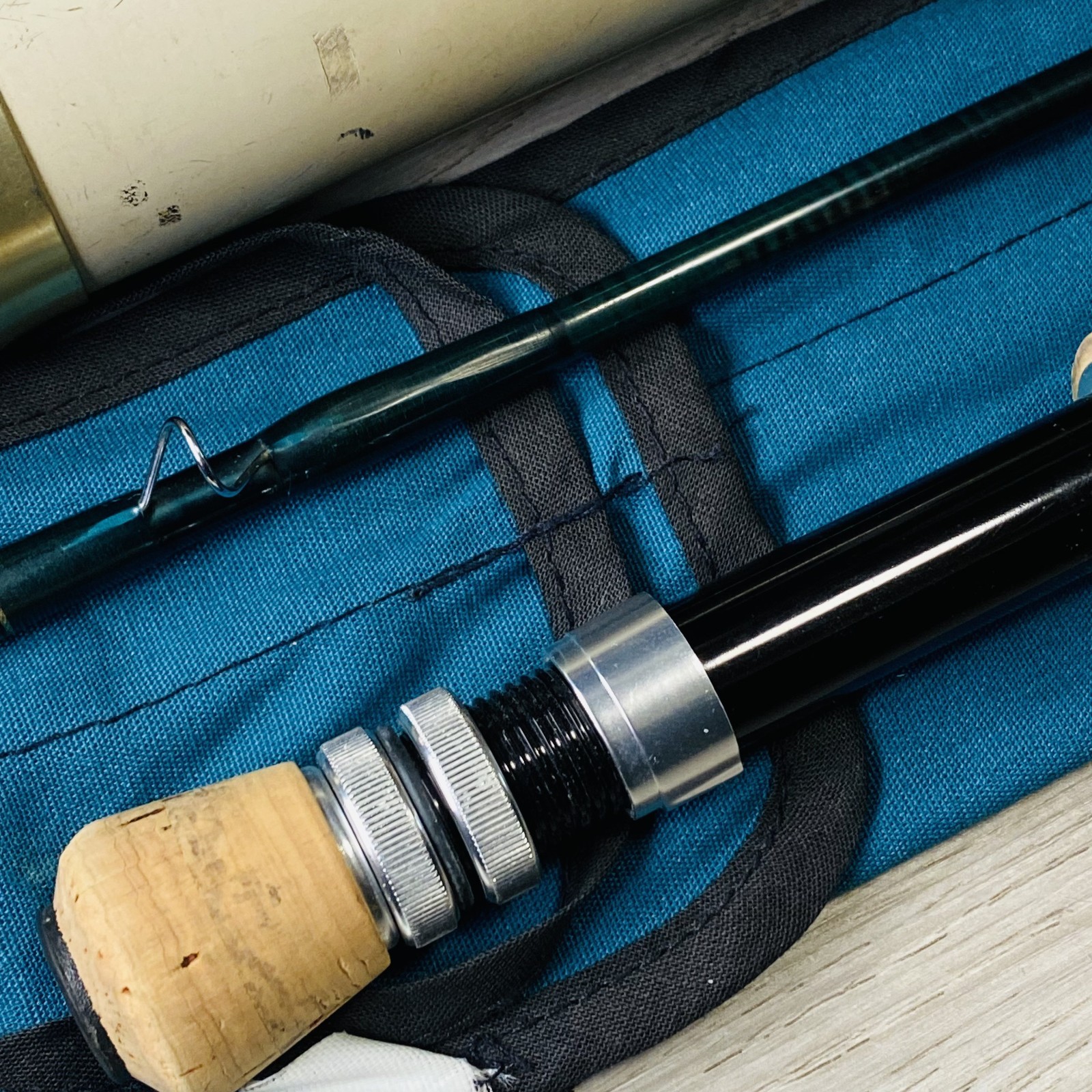 Sage Graphite IV 890 SP+ Fly Rod. 9 8wt. W/ Tube Sock.
