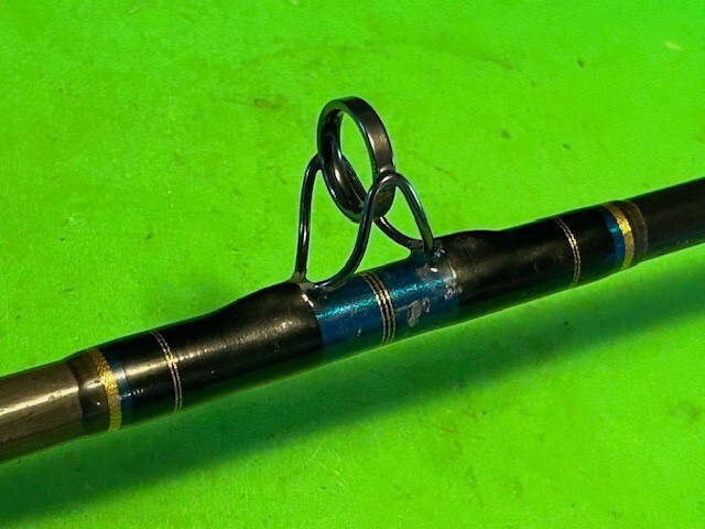 CUSTOM G LOOMIS 905 7 FOOT 2 INCH 15 TO 30 POUND CLASS CONVENTIONAL FISHING ROD