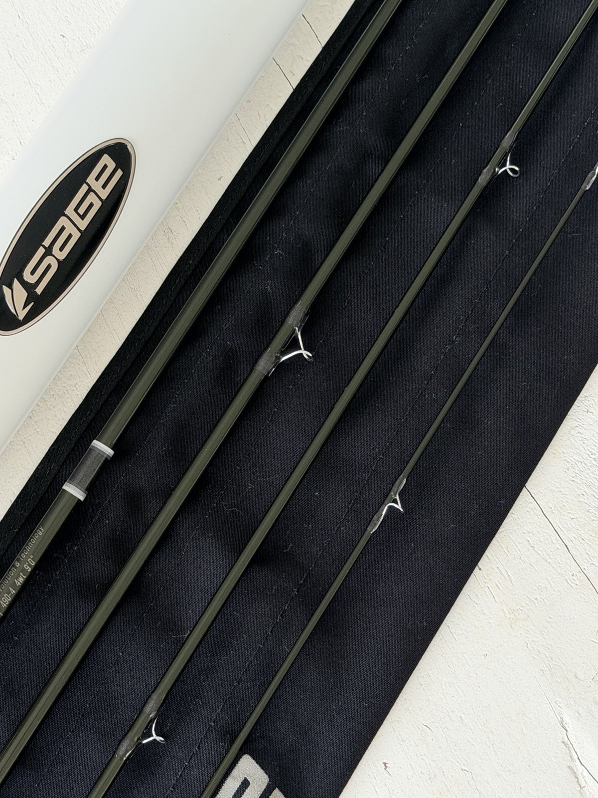 **BEAUTIFUL** 🔥 SAGE R8 Core 4wt. 9’ft FlyRod!!🔥~LEGENDARY~🔥