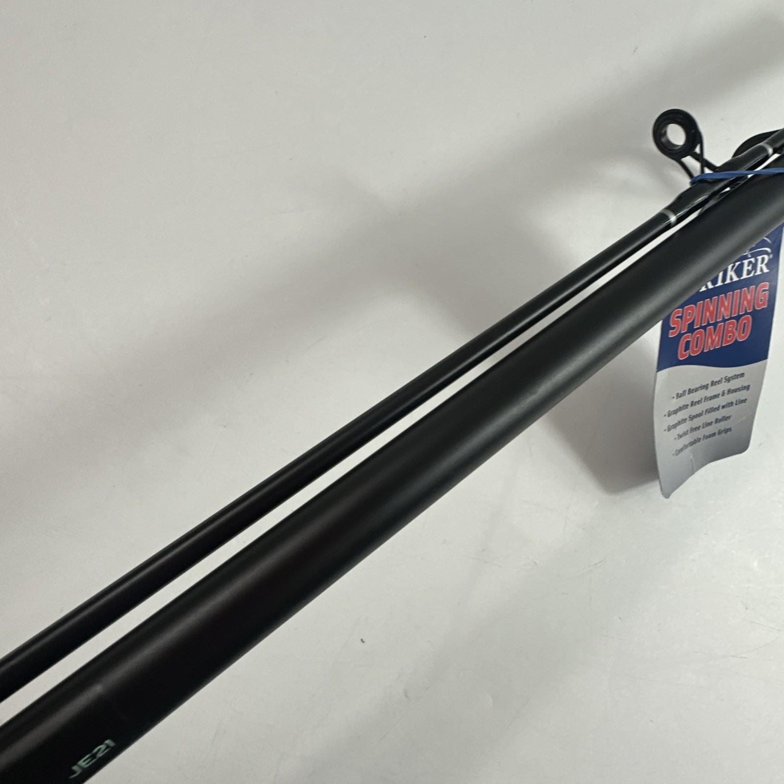 Sea Striker Fishing Pole and Reel SS8B LINE WEIGHT 10-25 JE21 ST5080 NEW