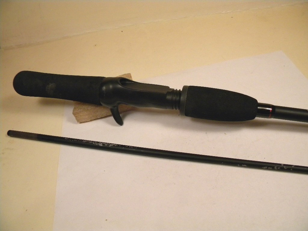 Shakespeare SC 56 2M medium 5’6″ casting rod