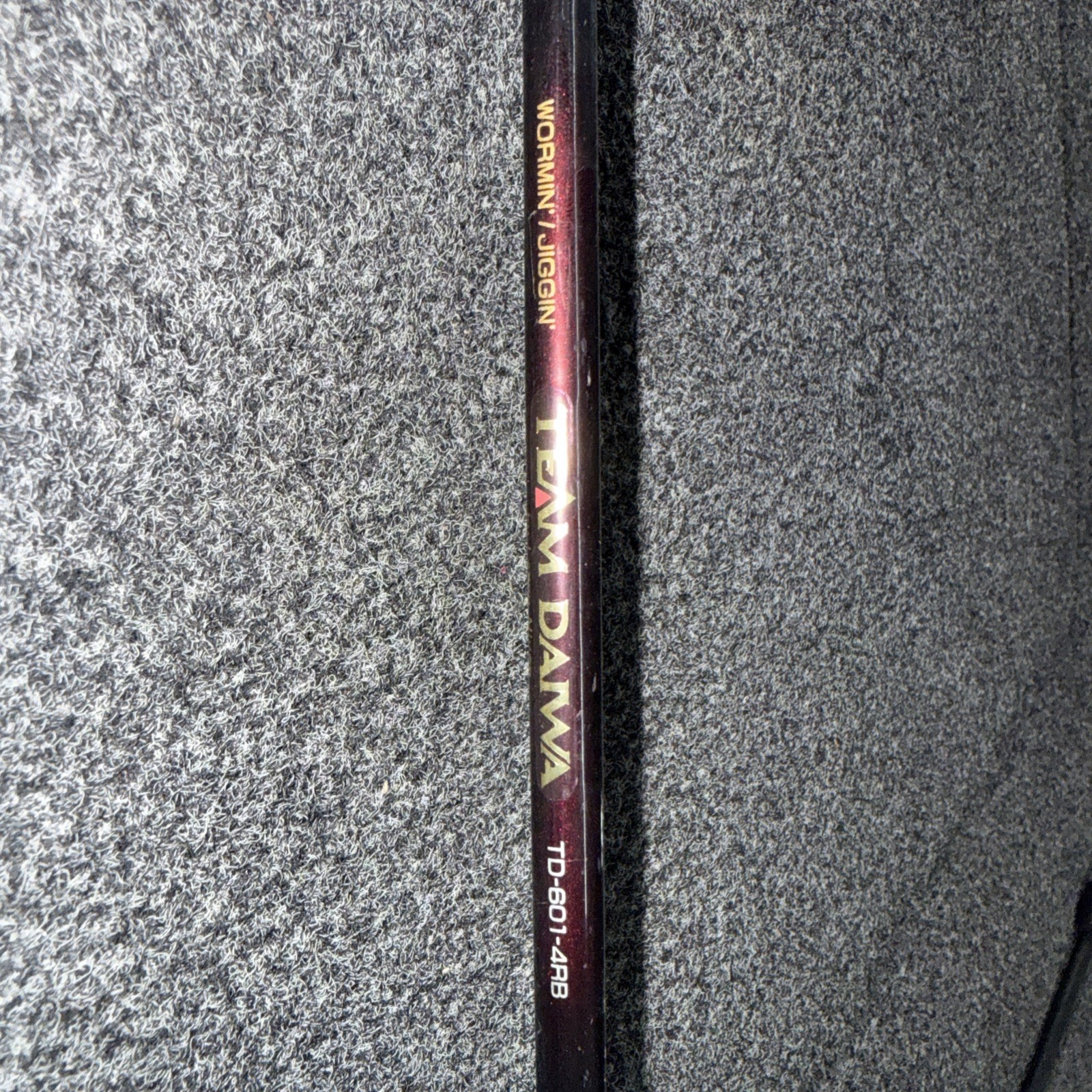 TEAM DAIWA Wormin/Jiggin Power Mesh TD-601-4RB Castng 6′ Rod by Larry Nixon