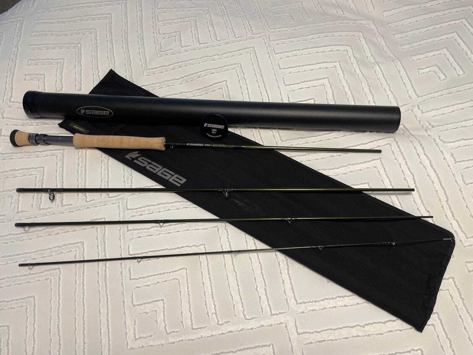 Sage Sonic 890-4 Fly Rod – 9′ – 8wt – 4pc NEW – Free Fly Line