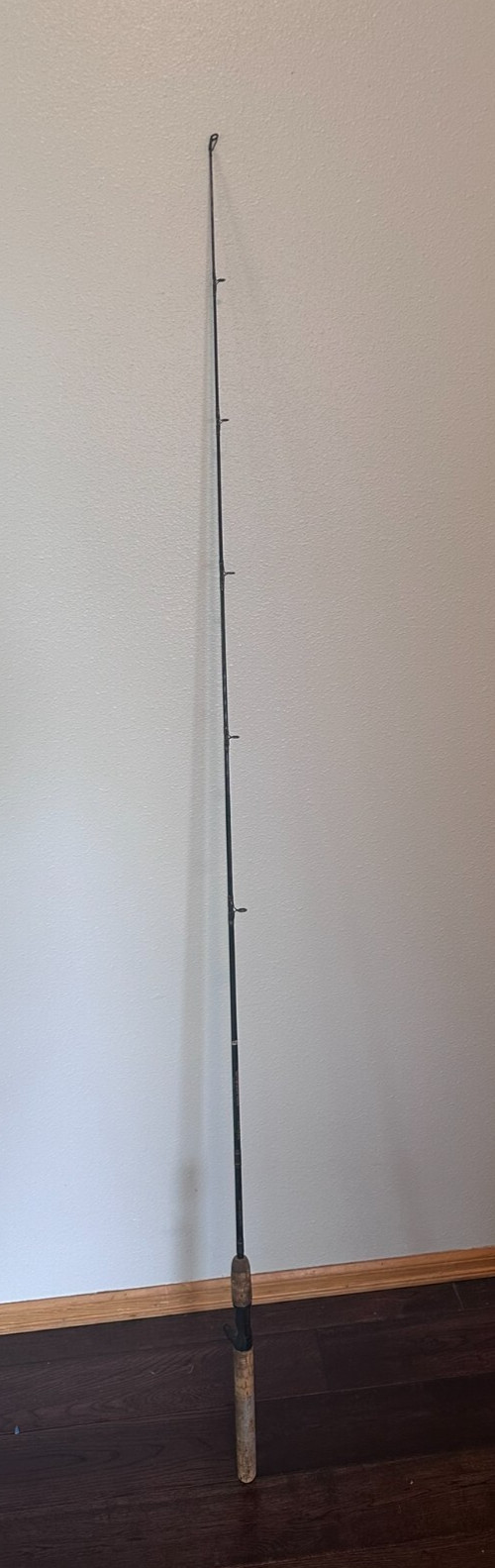 Abu Garcia Black MAX 6ft Med Action Graphite Spinning Rod 8-20lbs