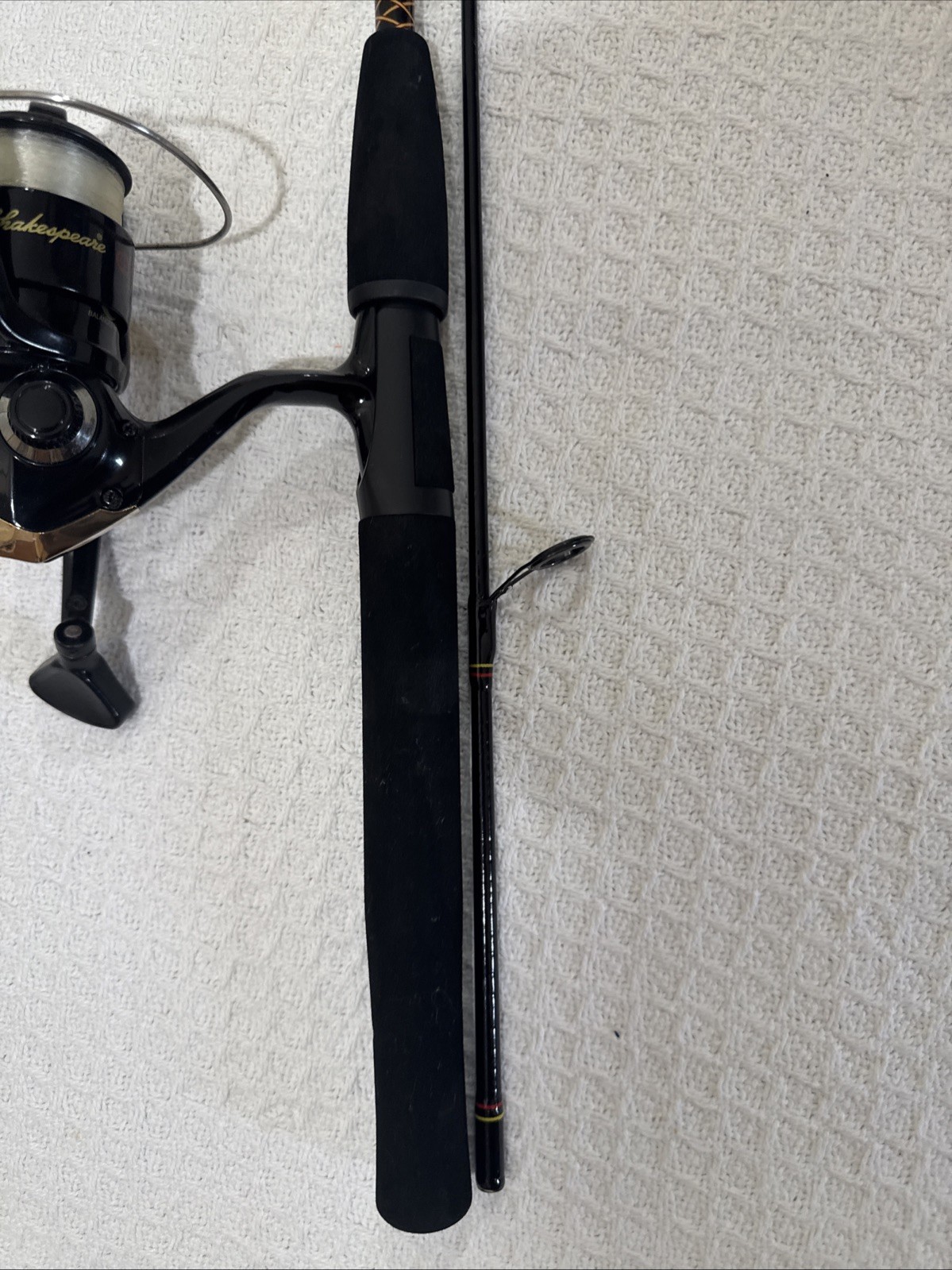 Shakespeare UGLY STICK SPL 1102 Fishing Rod 2-Piece Medium Action 6’0” Combo