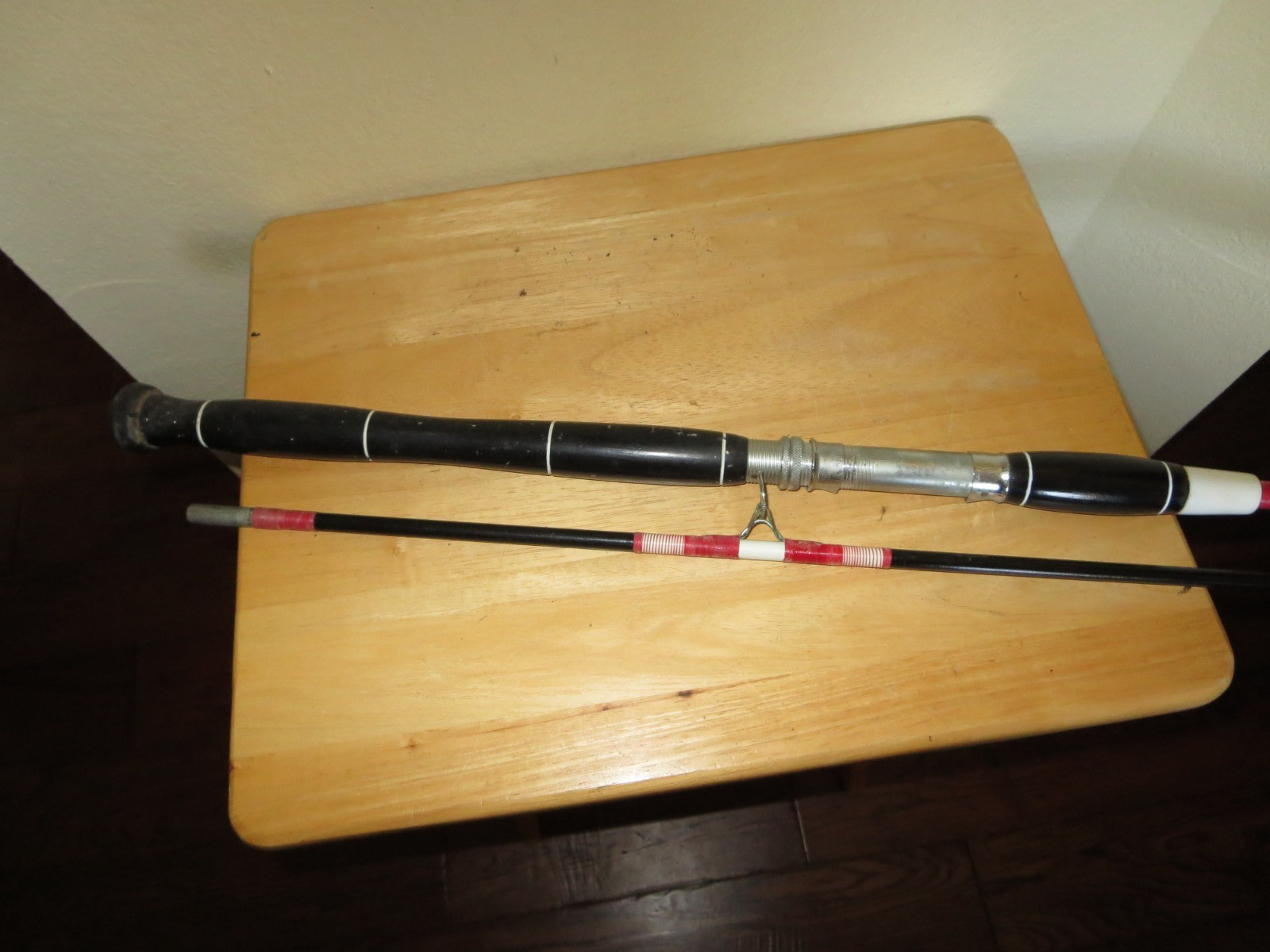 Vintage Tuna King Fishing Surf Deep Sea Rod 7’6″ Western Hoegee Co. Glendale CA.