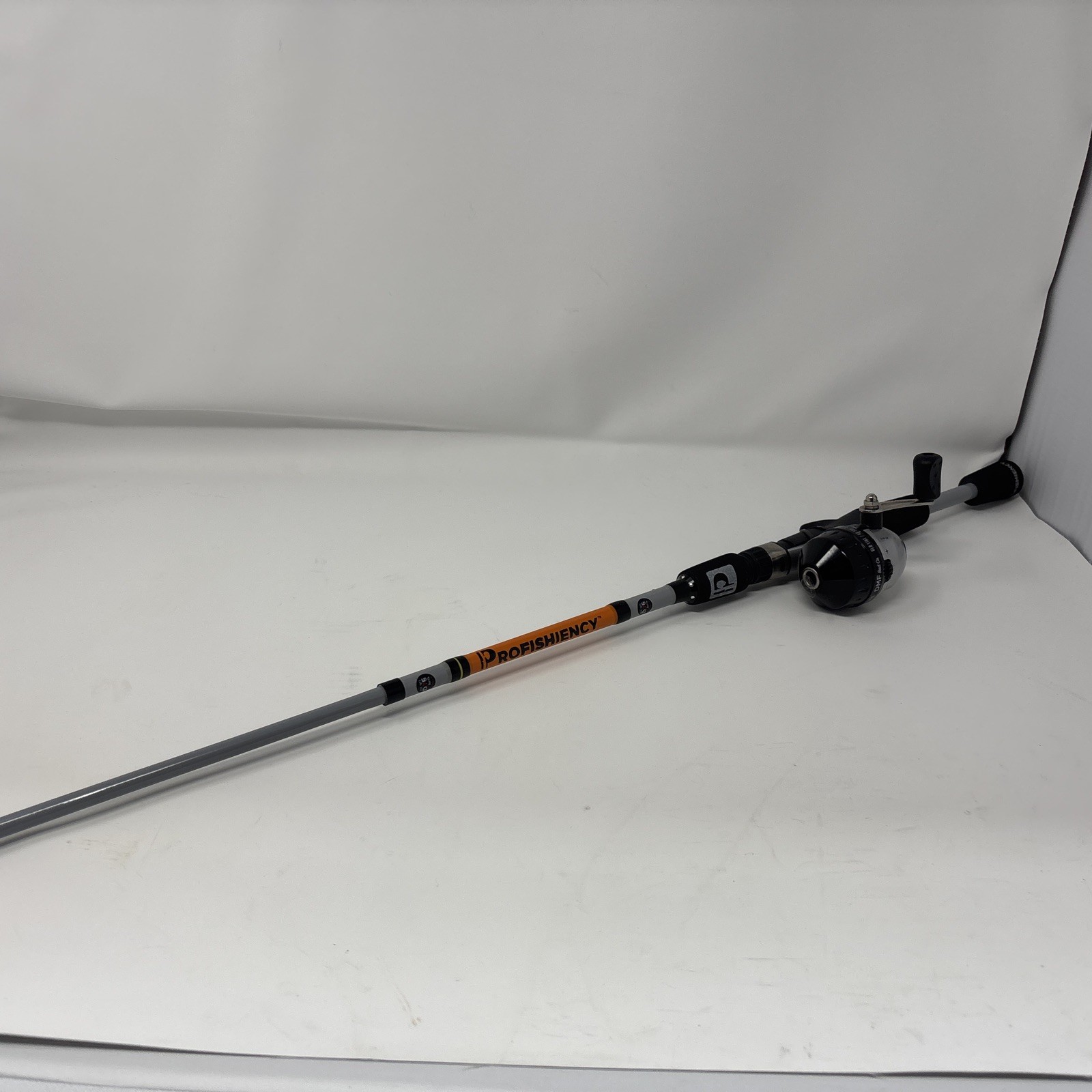 DMF BAIT CO. 6lb Line/ 40 Yds Pro. Micro Spin Cast Fishing Pole W/Hooks & Bobber