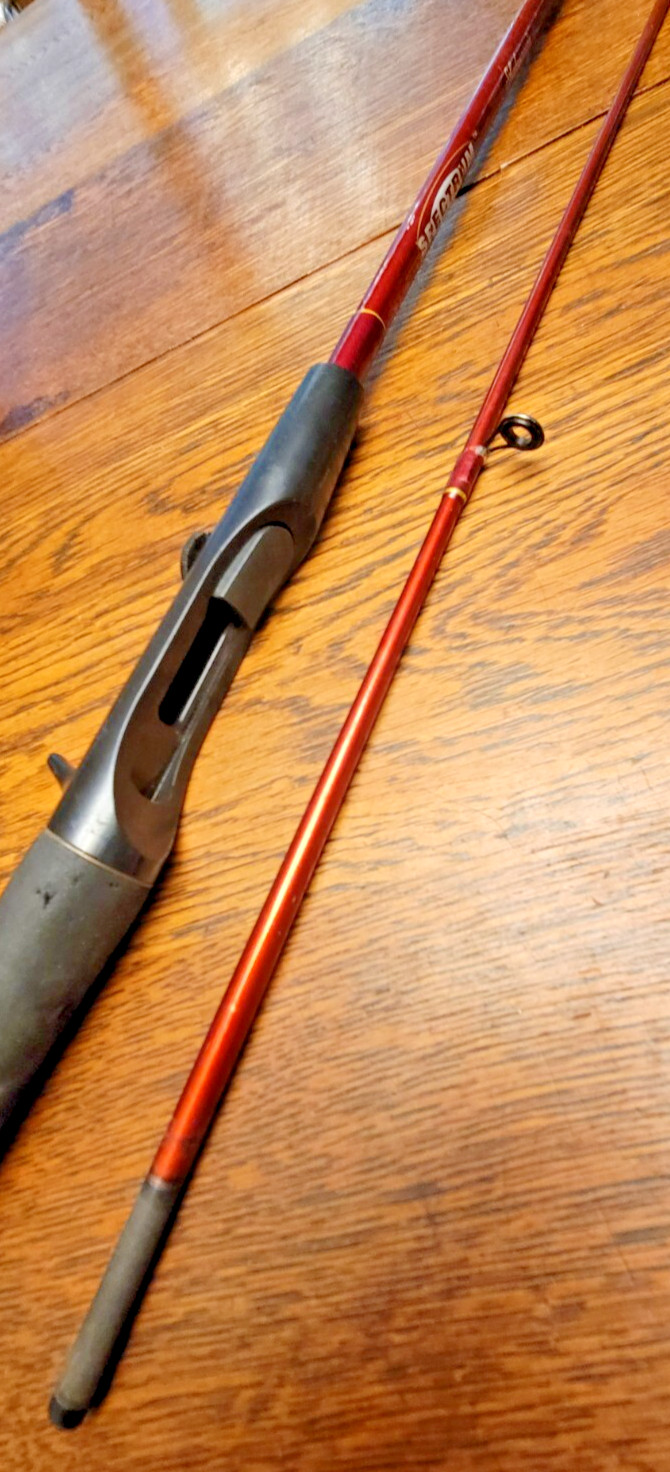 Shakespeare Spectrum SC20 56-2M Casting Fishing Rod 5’6″ Red 2-Piece Medium