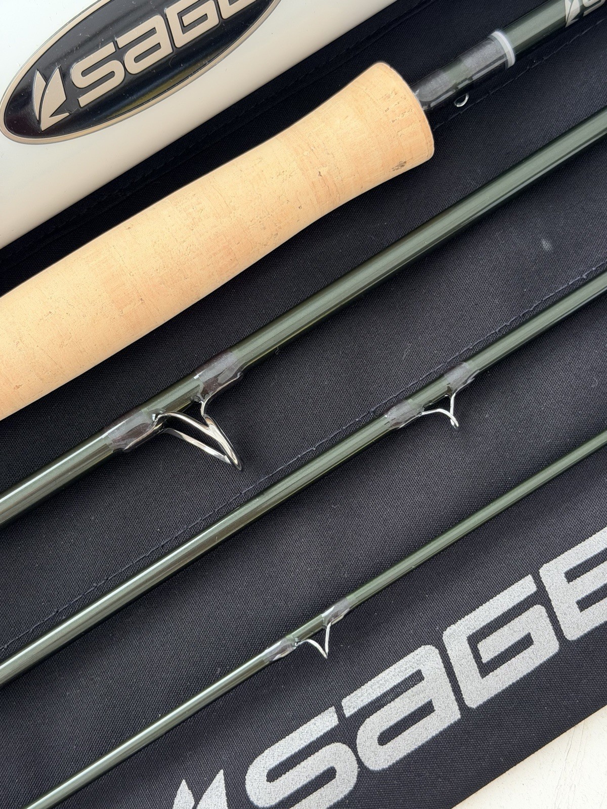 **BEAUTIFUL** 🔥 SAGE R8 Core 8wt. 9’ft~4Pc FlyRod!! 🔥~LEGENDARY~🔥