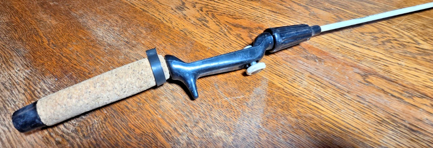 Vintage Johnny Walker 5′ 1-Piece Spin Cast Fishing Rod
