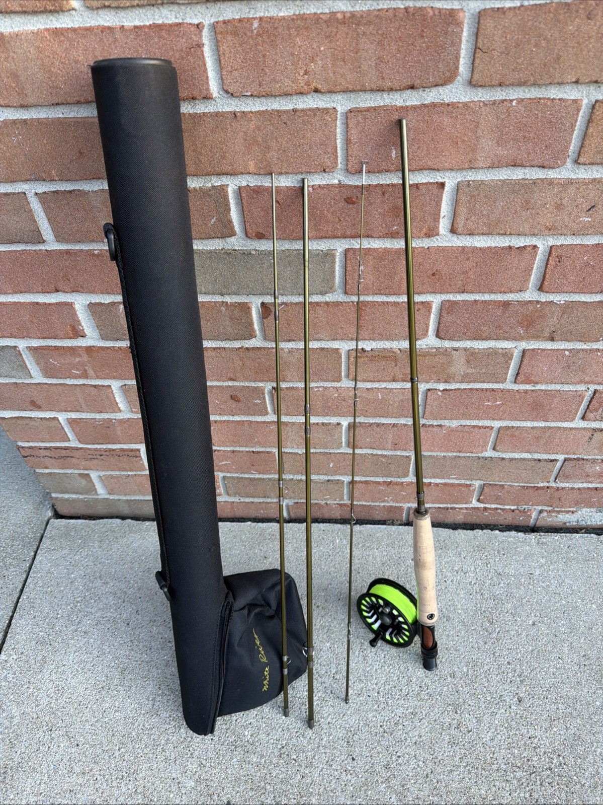 White River Fly Rod Synch 9-0 / 8 Wt/4pc With 7/8 Reel Line Case Never Used