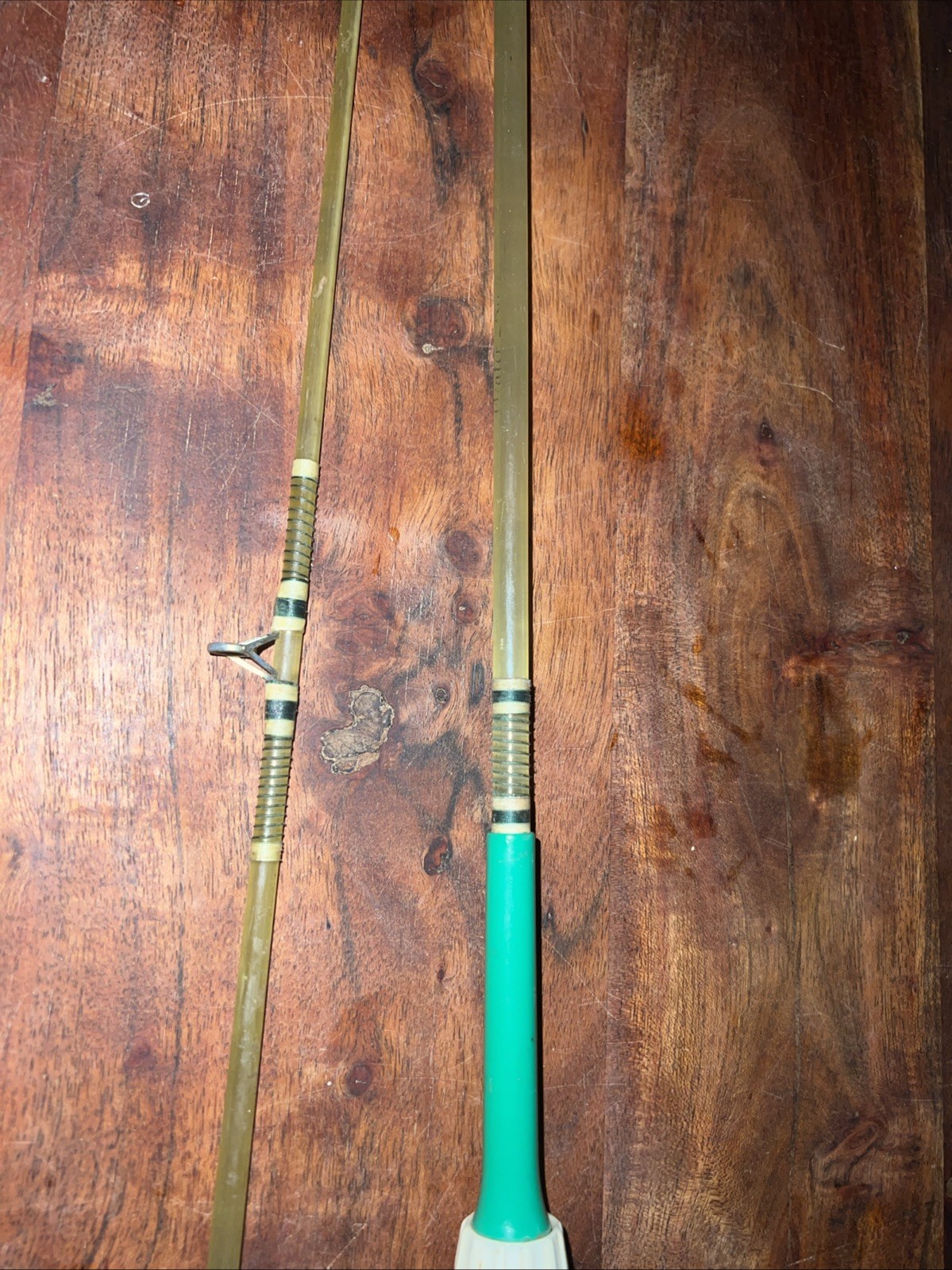 Vintage Water King Bait Casting Clear Fiberglass Rod w/ Rubber Grip 5’10” 2pc