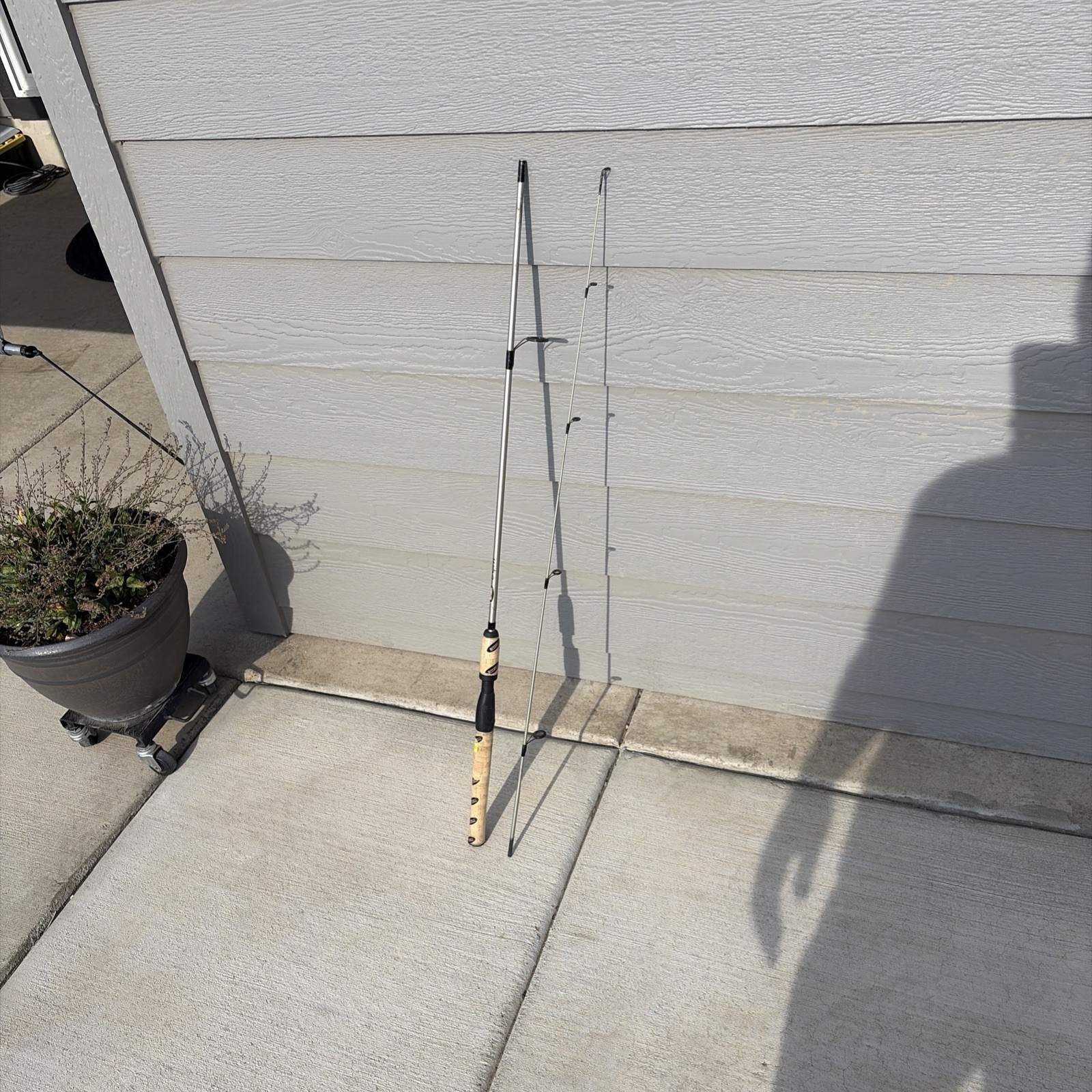 Mitchell Esprit MES662CMB 6′ 6” Med 2 Pc 6-15 lb Line Spinning Rod