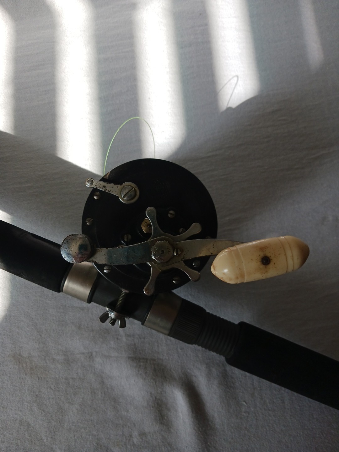 Shakespeare Tidewater Fishing Rod BTW60 SUR 6′ 30-80 lb + Penn Longbeach 67 Reel
