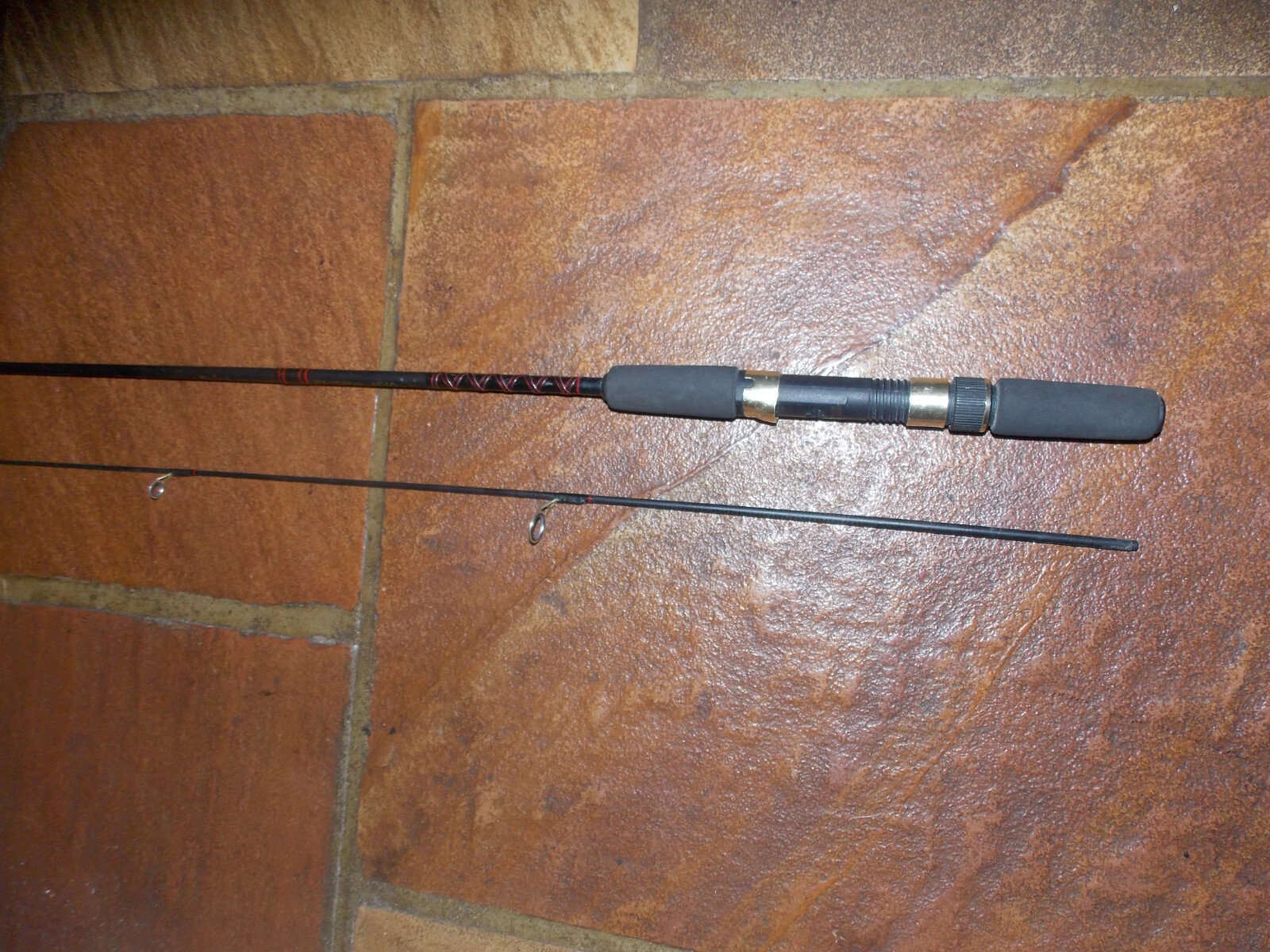 (HTF) Daiwa APOLLO 1610 Ultra Light Spinning Rod 5-1/2′ (2Pc) 1/16-1/4oz 9/25