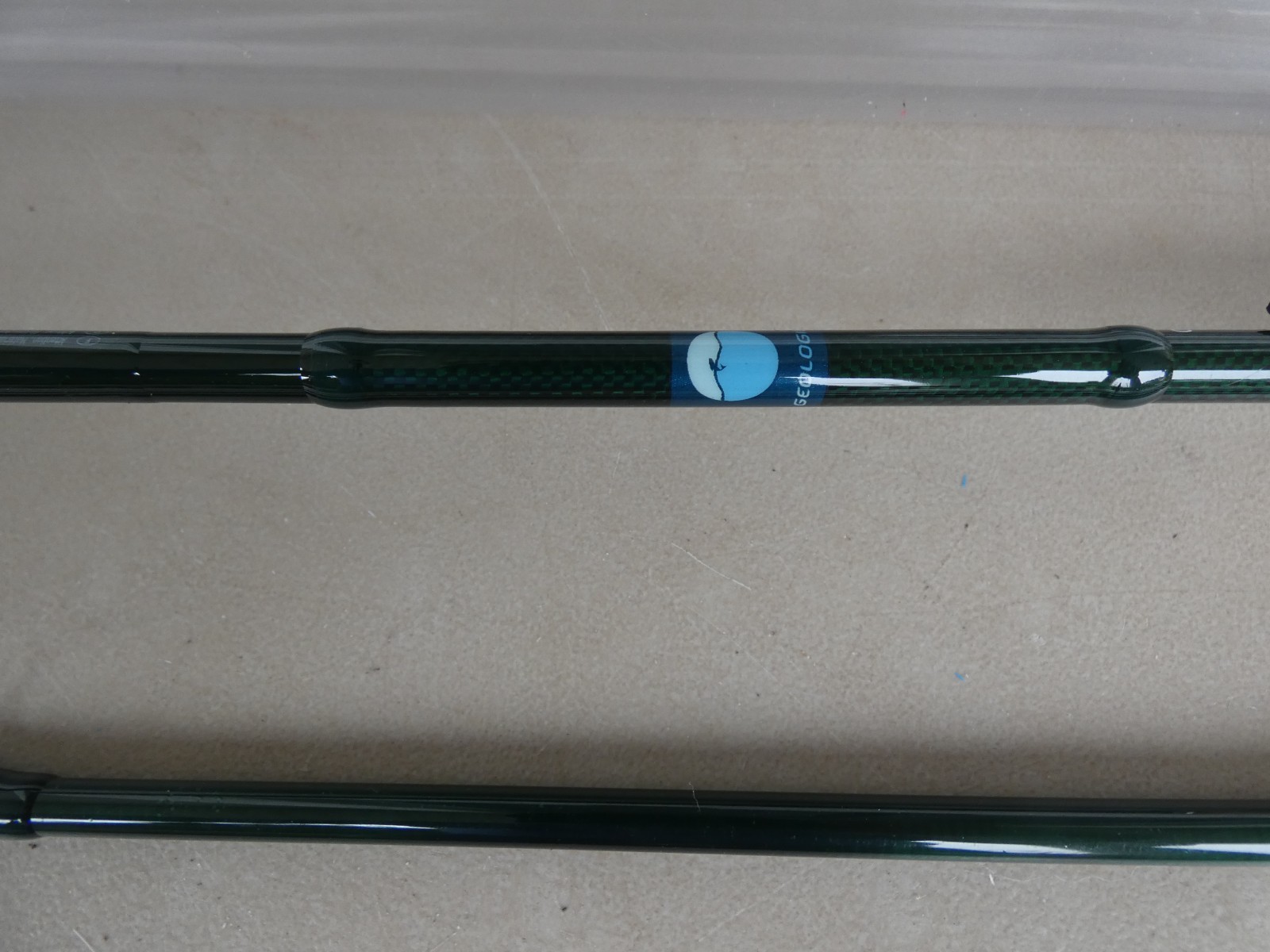 GEOLOGIC 9′ 5wt 4 Pc Classic Action IM6 3 1/3 Oz Fly Rod Green Black Matte