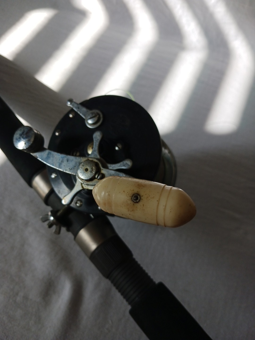 Shakespeare Tidewater Fishing Rod BTW60 SUR 6′ 30-80 lb + Penn Longbeach 67 Reel