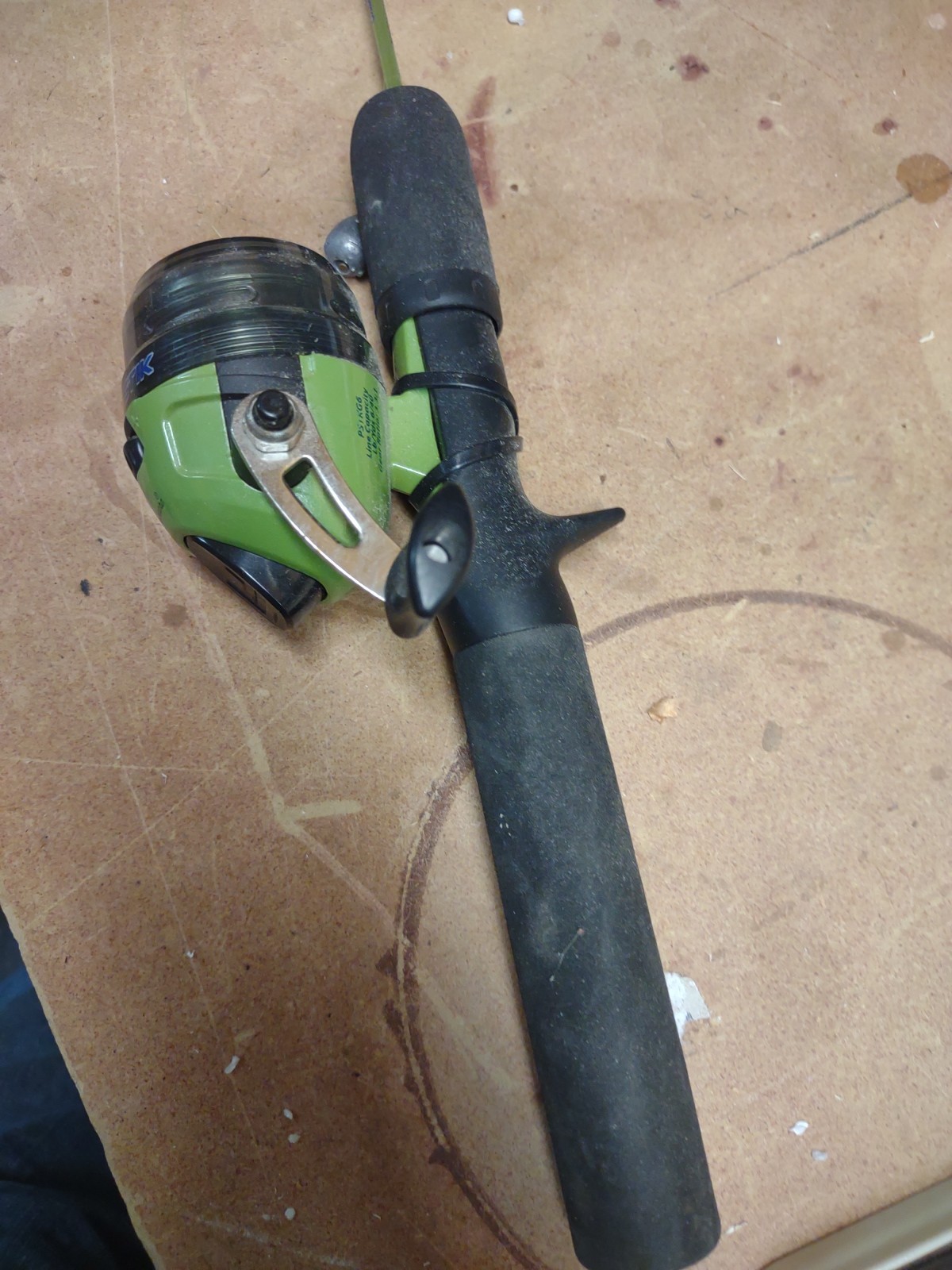 Shakespeare Pitchin Stick 30″ With Reel Action: Ultra Light 2091