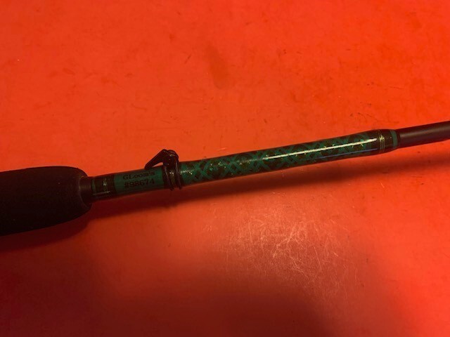 CUSTOM BUILT GLOOMIS 7 FOOT 6 INCH 12 TO 25 POUND CLASS BAITCASTING FISHING ROD