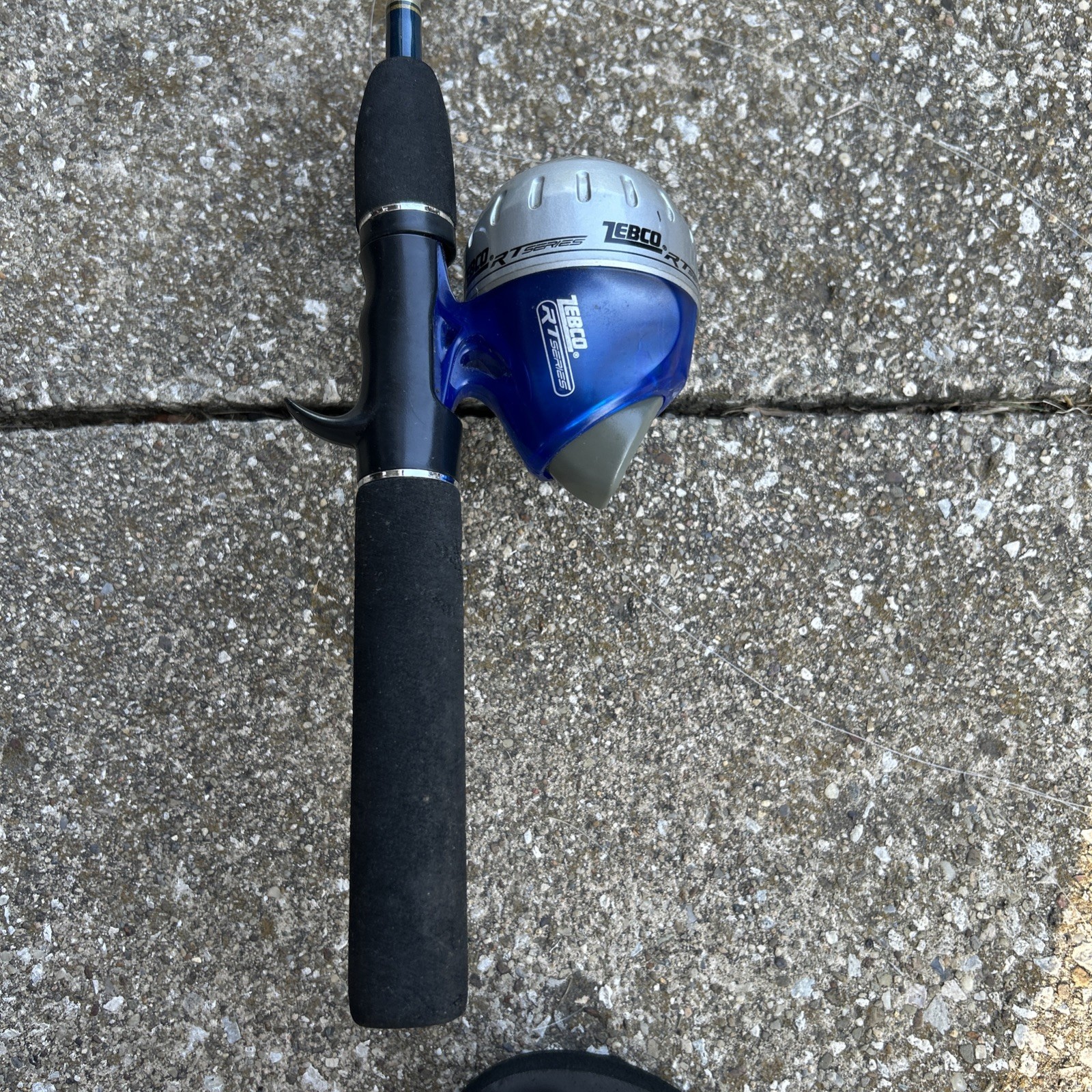Zebco RT Series Spin cast Combo, Blue And Silver.