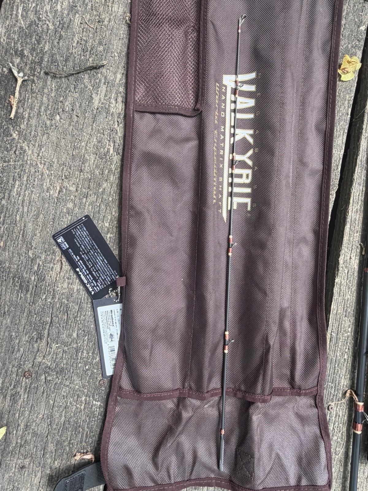 Valkyrie 6’8″ M Regular Carbon Fiber 4 piece Casting Rod w/ Rod Bag VKC-68M-4