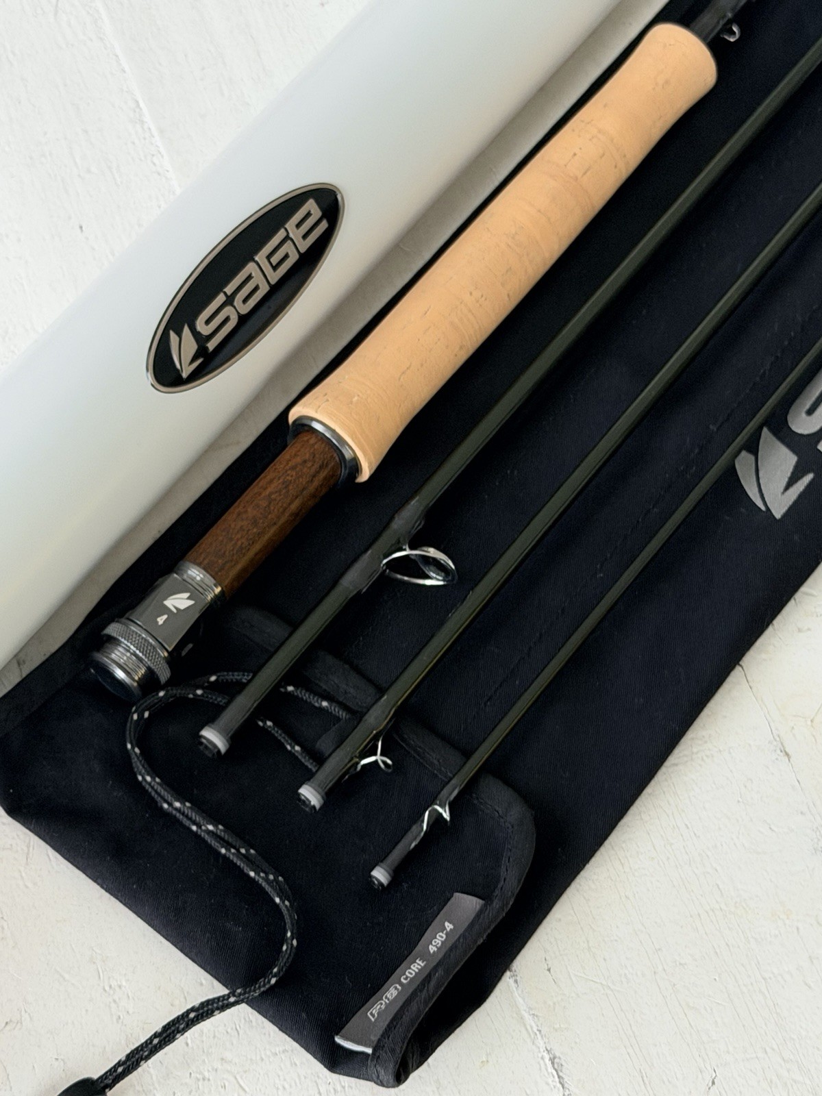 **BEAUTIFUL** 🔥 SAGE R8 Core 4wt. 9’ft FlyRod!!🔥~LEGENDARY~🔥