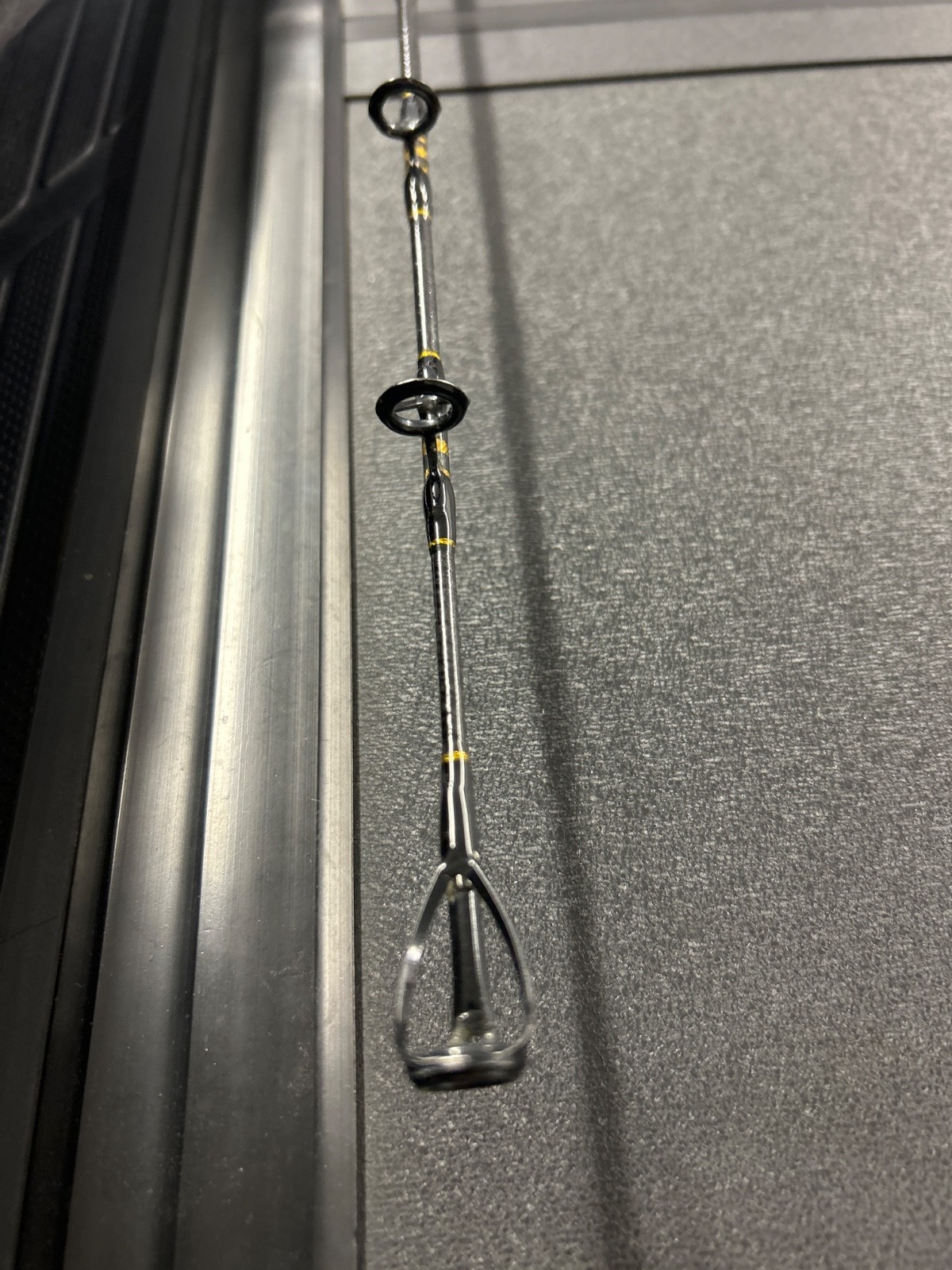 Penn Carnage II 5’8″ 80-200lb jigging fishing rod NICE