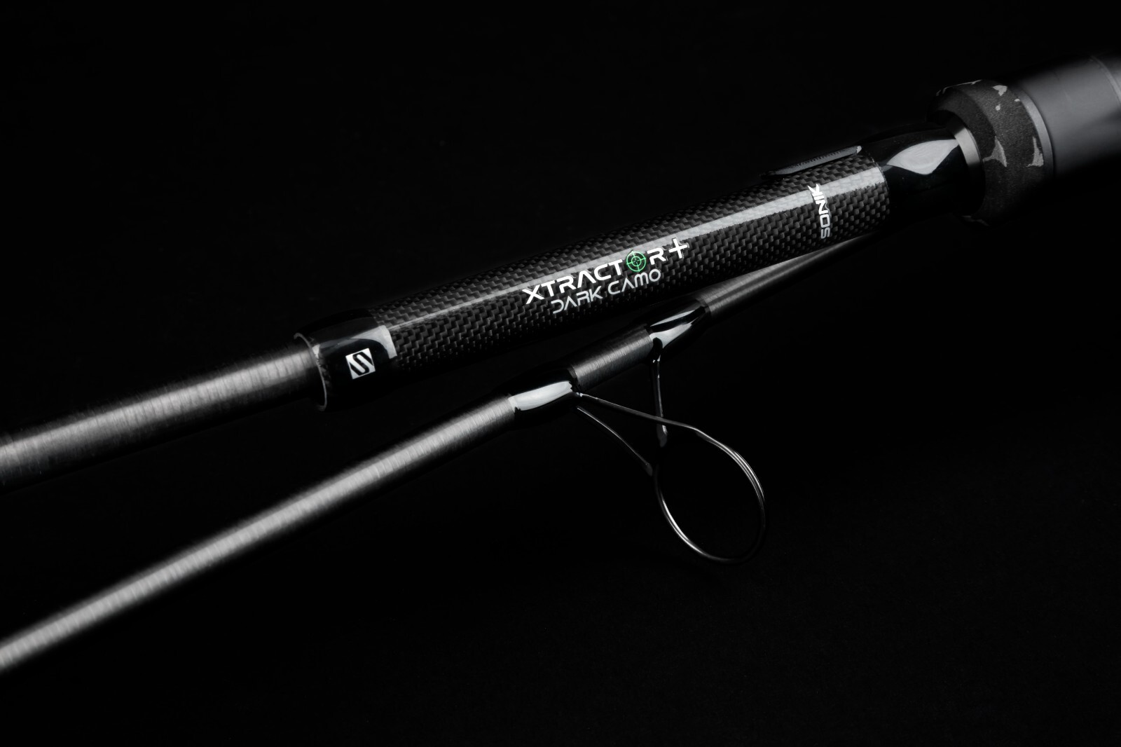 NEW 2025 Sonik Xtractor+ DARK CAMO Carp Rods – All Sizes – (AC0161 – AC0165)