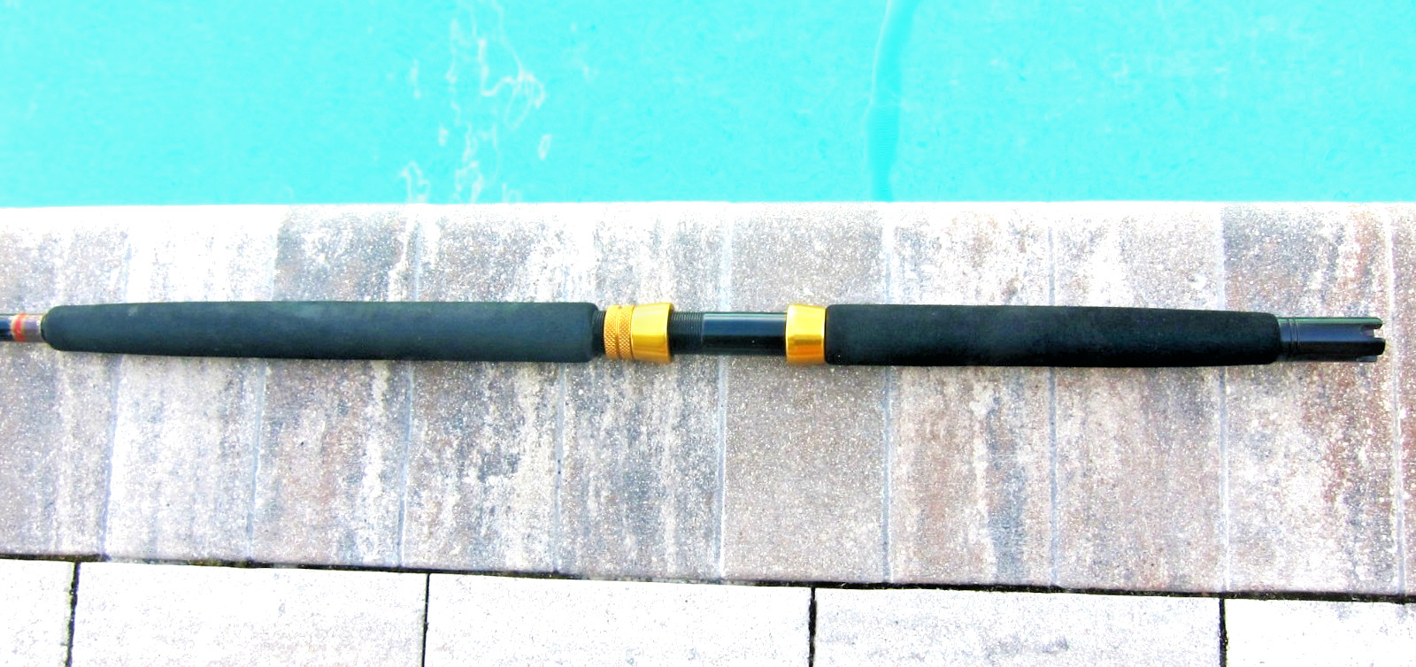 Shakespeare Ugly Stik White Tiger Rod: 6’ IGFA 30-80lb AFTCO Rollers & Reel Seat
