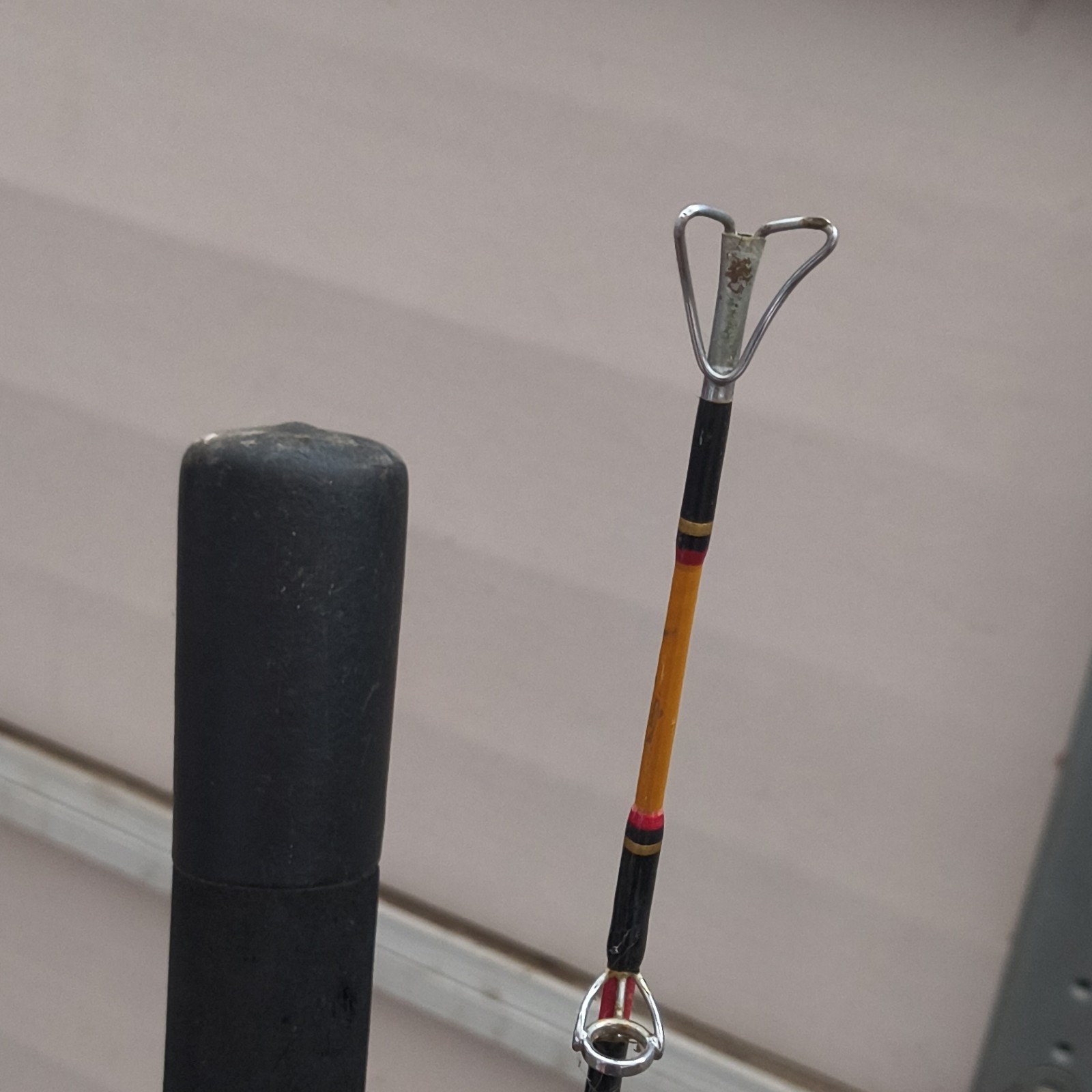 Shakespeare Ugly Stik Tiger Lite 7′ Casting Rod Heavy 14-40lb (BWCL2200)