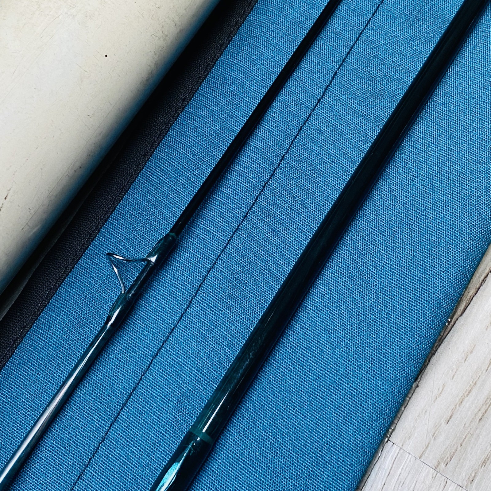 Sage Graphite IV 890 SP+ Fly Rod. 9 8wt. W/ Tube Sock.