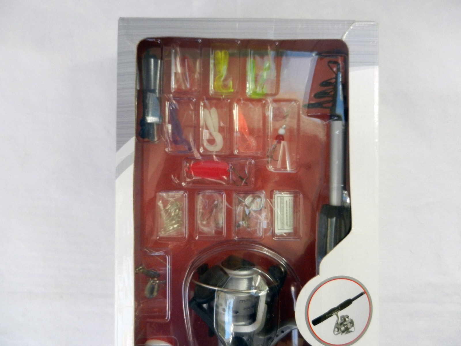 Mammoth Professional Fishing Kit w/ Tackle box (48 Pieces) Brand NEW!