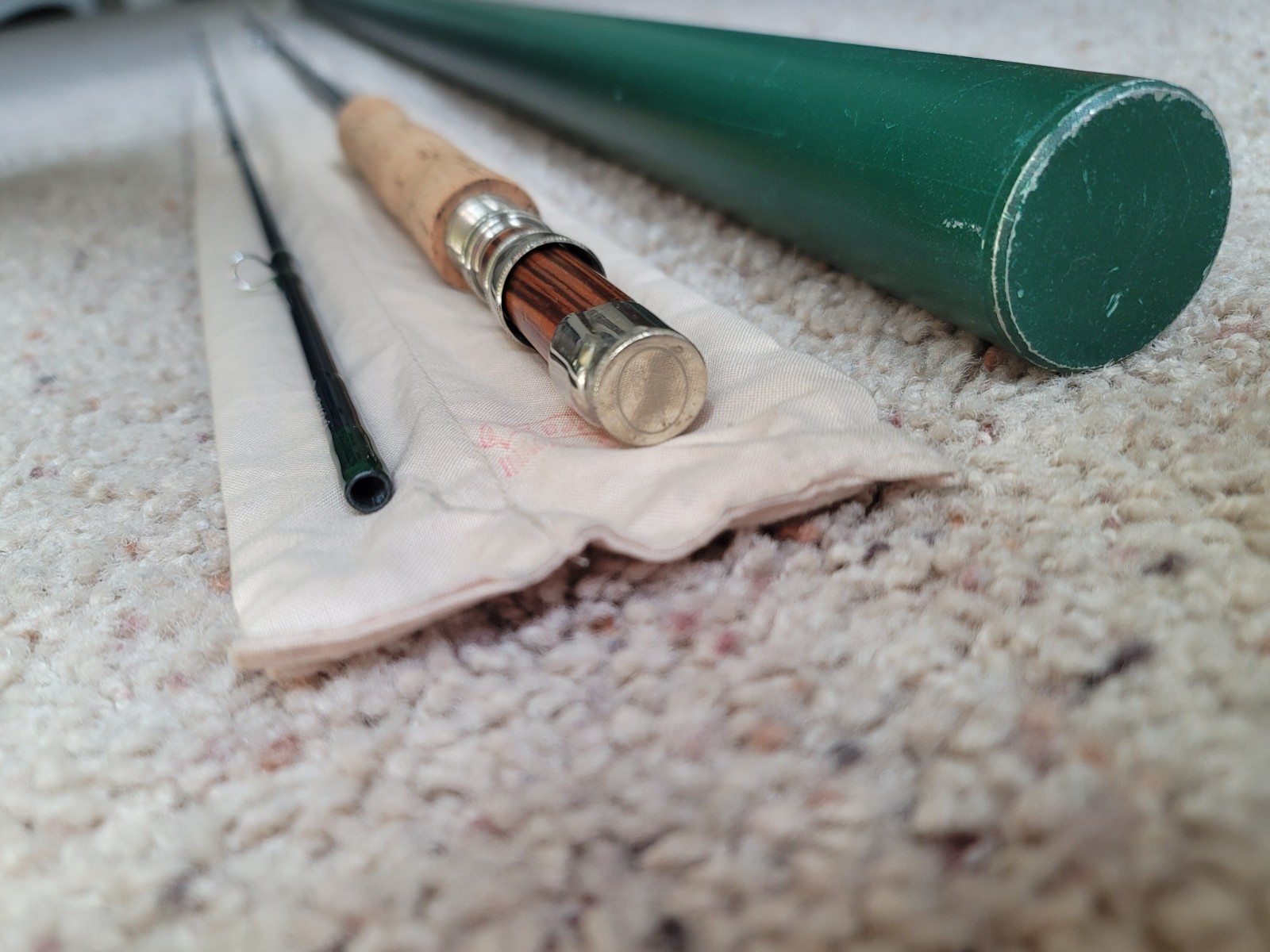 R.L. Winston Rod IM6 9′ 6wt 2pc Fly Rod Good Condition
