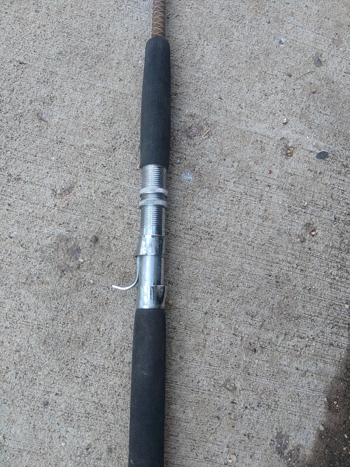 Vintage Shakespeare Ugly Stik BWC 1120 5′ 6″ 15-25lb w/ Trigger Grip.