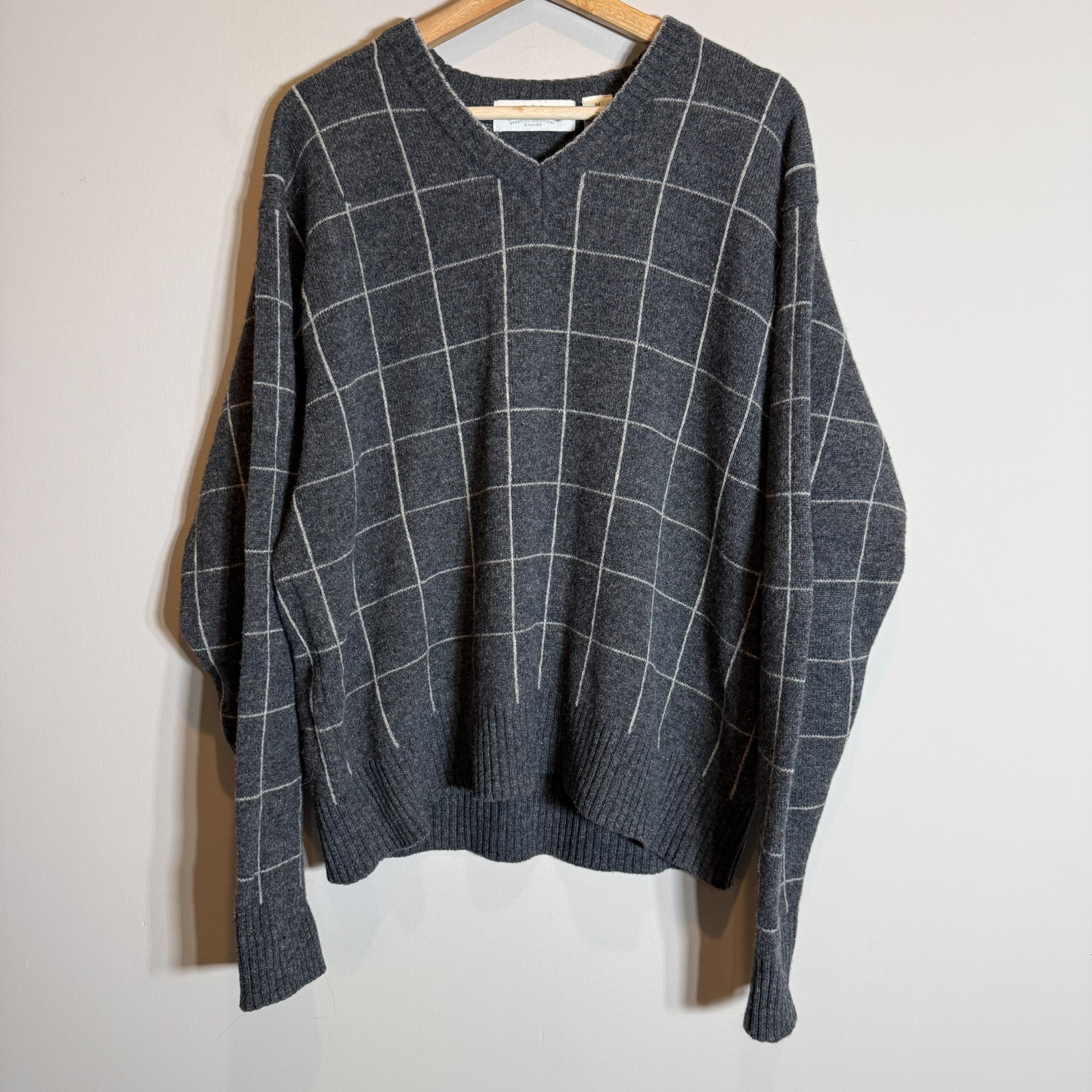 Orvis 100% Wool Windowpane V-Neck Knit Sweater Pullover Men’s Medium Gray NWOT