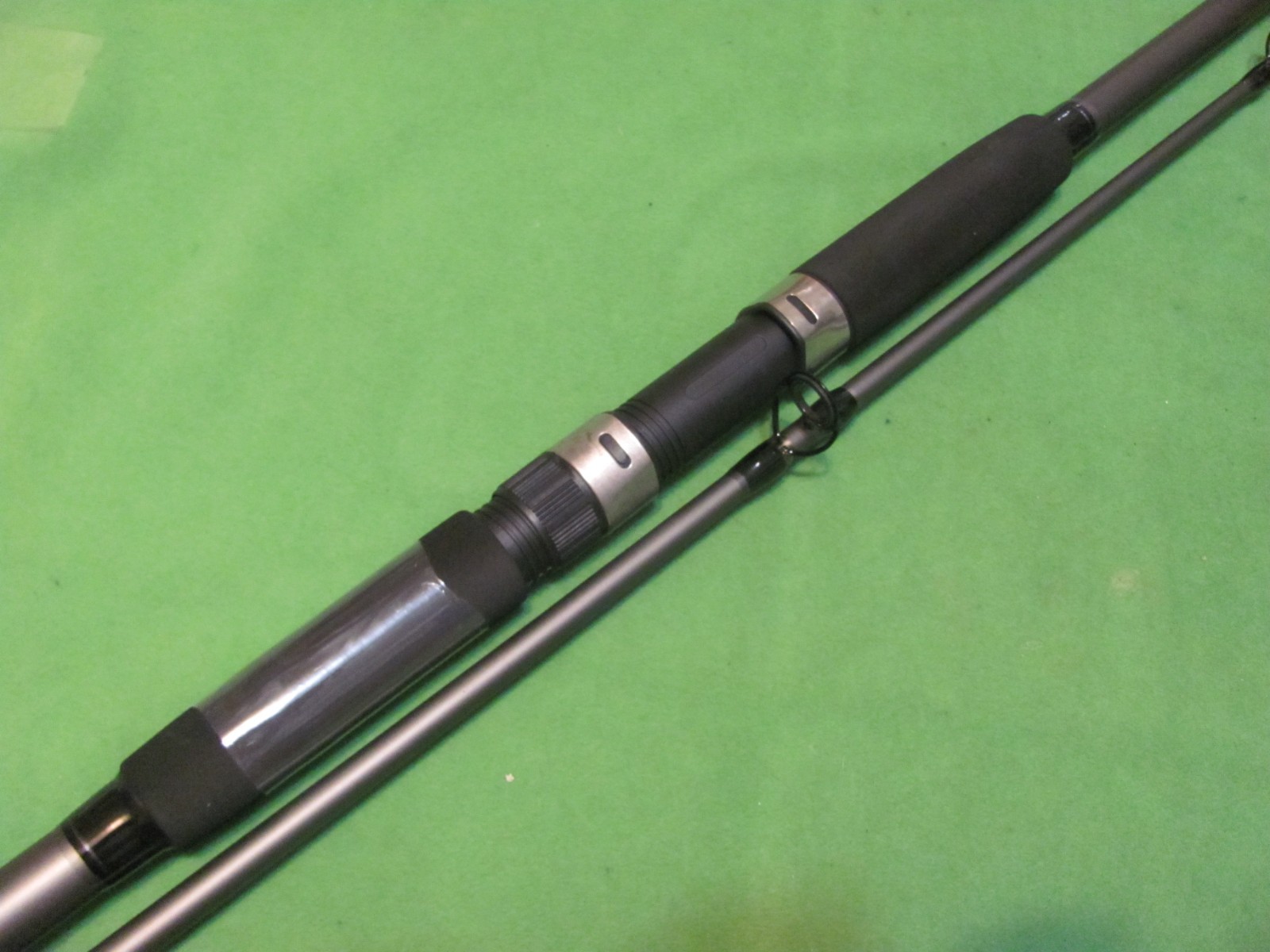 Danco Max Kat 9′ 0″ Medium Heavy Action Spinning 2-Piece Surf Rod.