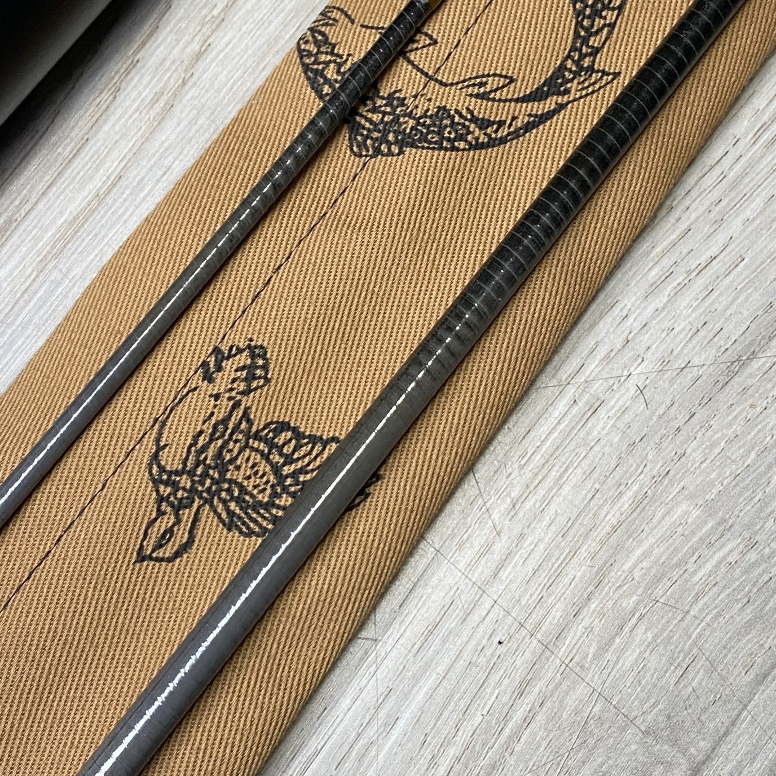 ORVIS Graphite “FAR AND FINE” 5wt 7’9″ Fly rod w/Sock Tube