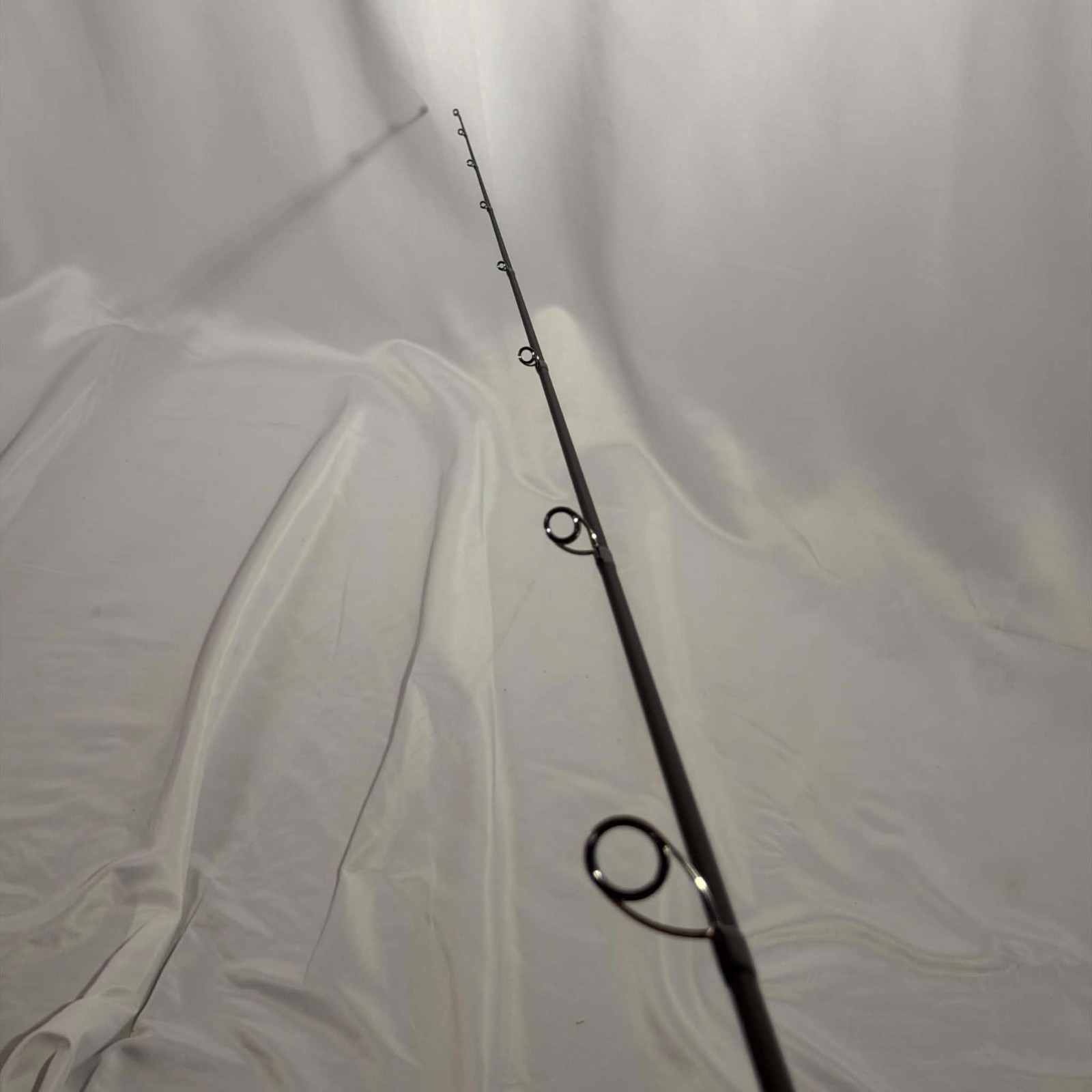 6’6 Gamakatsu Spinning Fishing Rod Luxxe Avenge 2 Piece Med-Light (S66ML-RF)