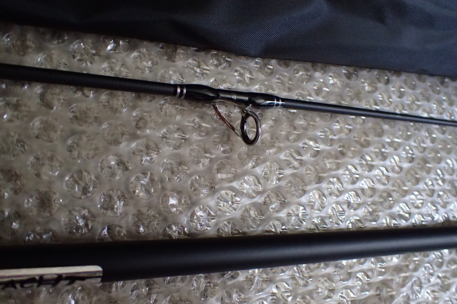 HAMACHI 9’6 XOS GT’n’Doggie Ultra Cast 10 – 20lb Japan SPIN fishing rod w / case