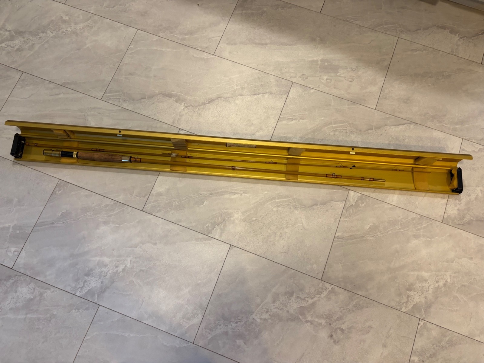 Garcia Conolon 8′ Fiberglass Fly Rod 2404 C & Case – Broken Tip for Parts/Repair