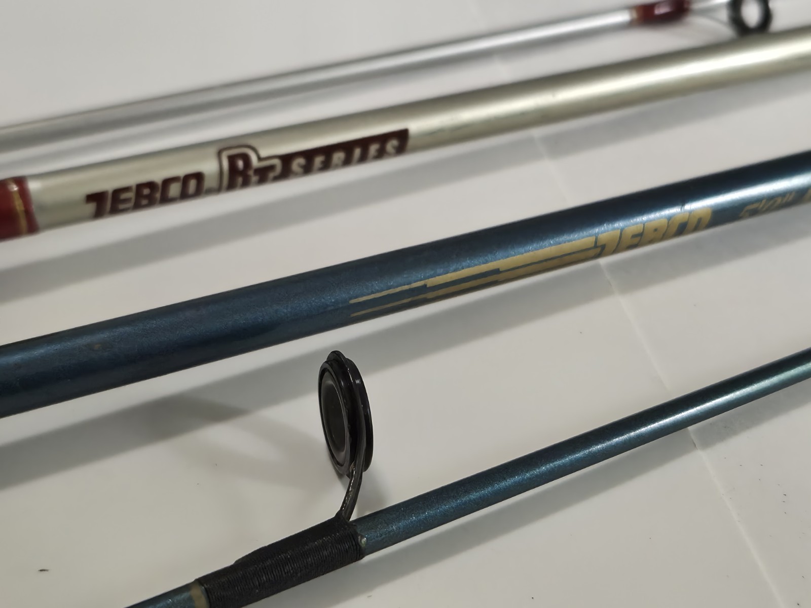 Lot (2) Zebco Spinning Rods Medium Light 2PC RT Series 5.5′ & #1052 5′