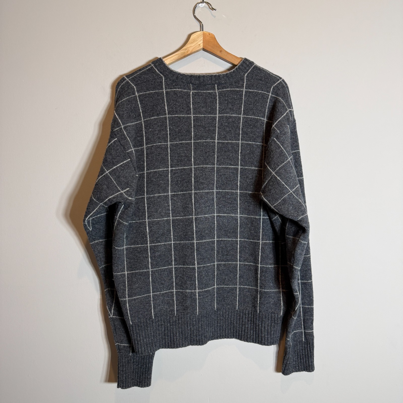 Orvis 100% Wool Windowpane V-Neck Knit Sweater Pullover Men’s Medium Gray NWOT