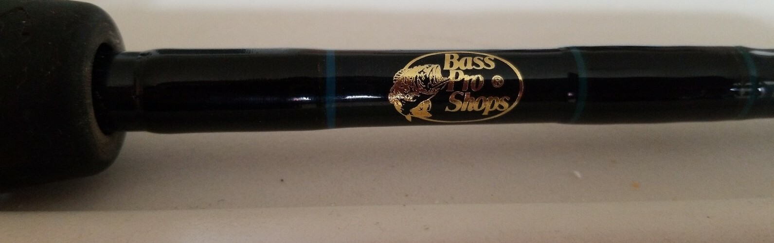 (#34) Bass Pro Shops Pro Comp II PC2-70MT Med. Action 7′ 8-17 lbs. Line