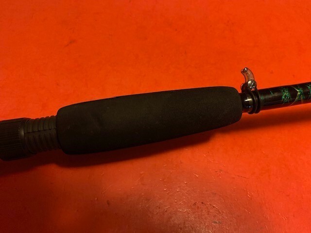 CUSTOM BUILT GLOOMIS? 7 FOOT 10 TO 20 POUND CLASS BAITCASTING FISHING ROD AFTCO