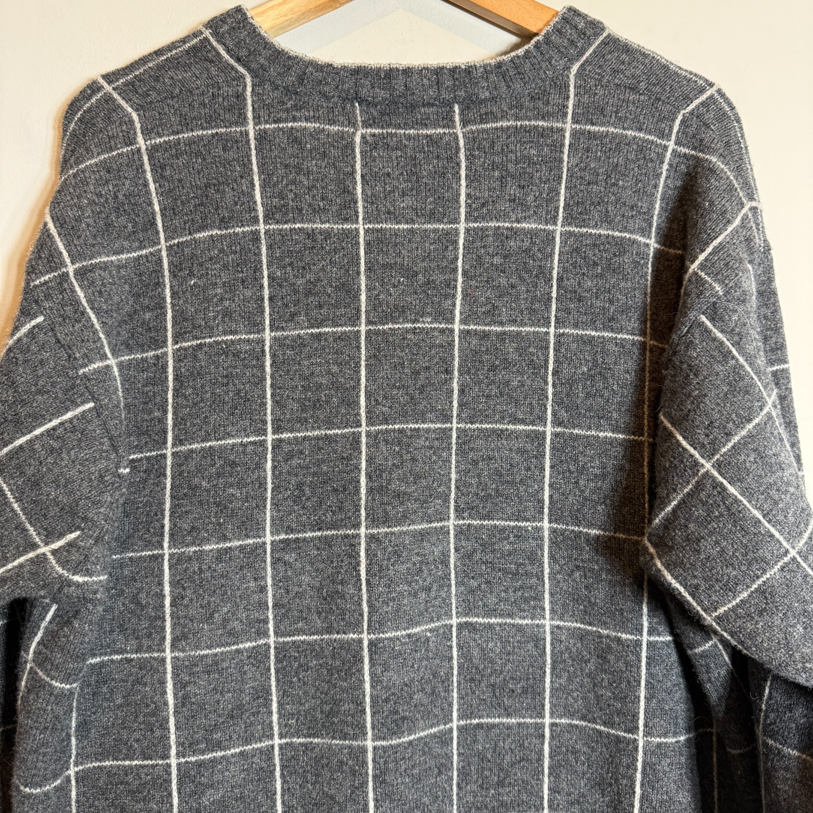 Orvis 100% Wool Windowpane V-Neck Knit Sweater Pullover Men’s Medium Gray NWOT