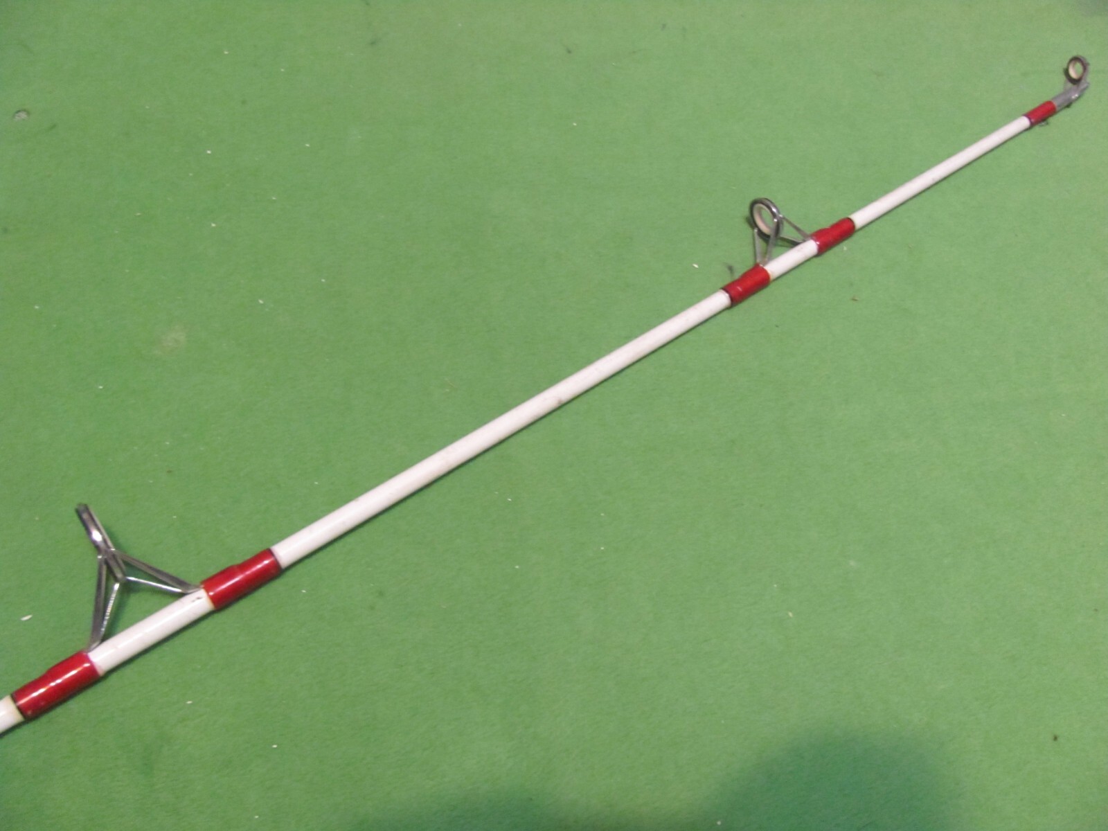 Vintage St. Clair Glass Boat 7′ 0″ Heavy Action 1- Piece Spinning Fishing Rod